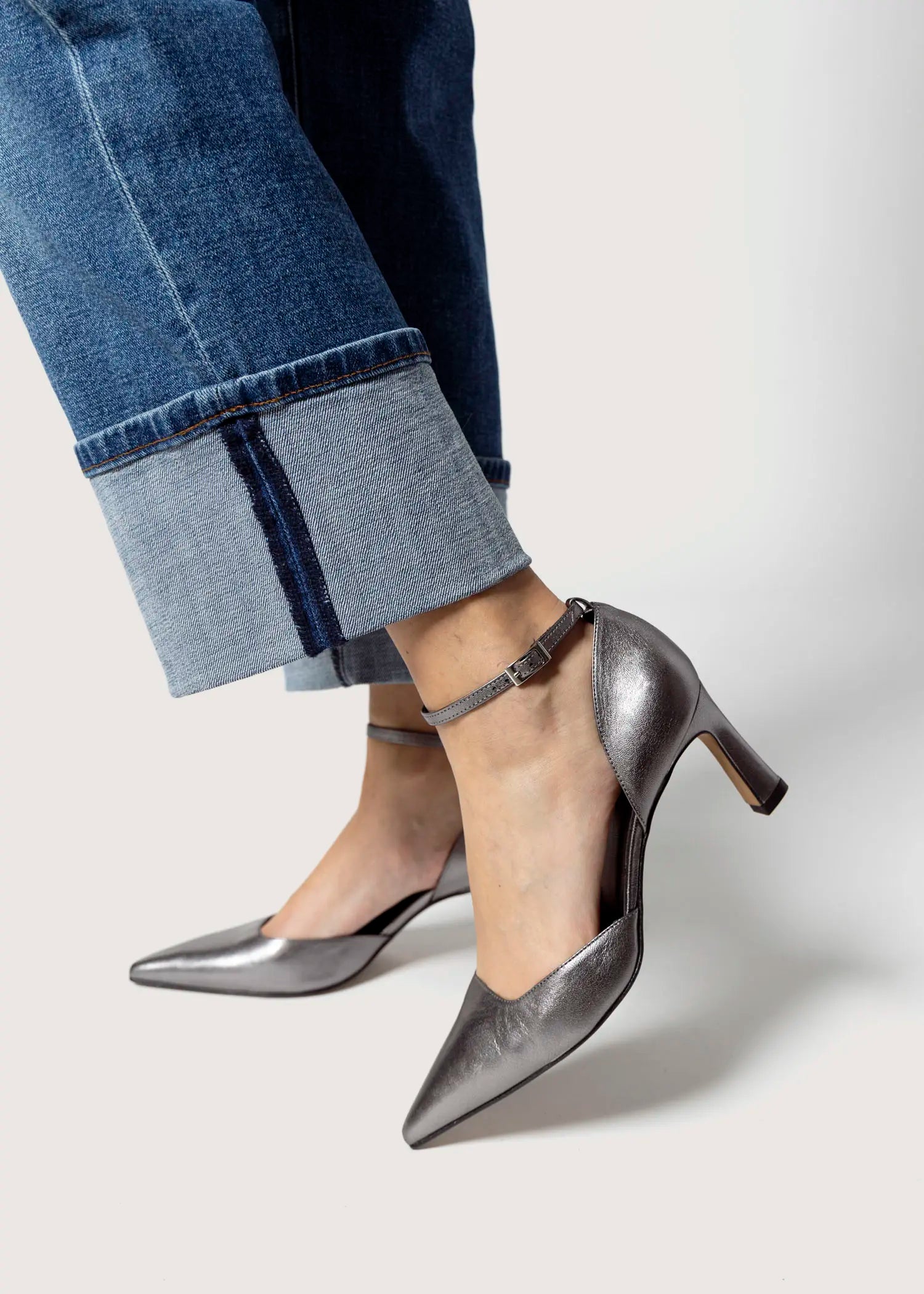 swatch_pewter leather halle dress pump heels