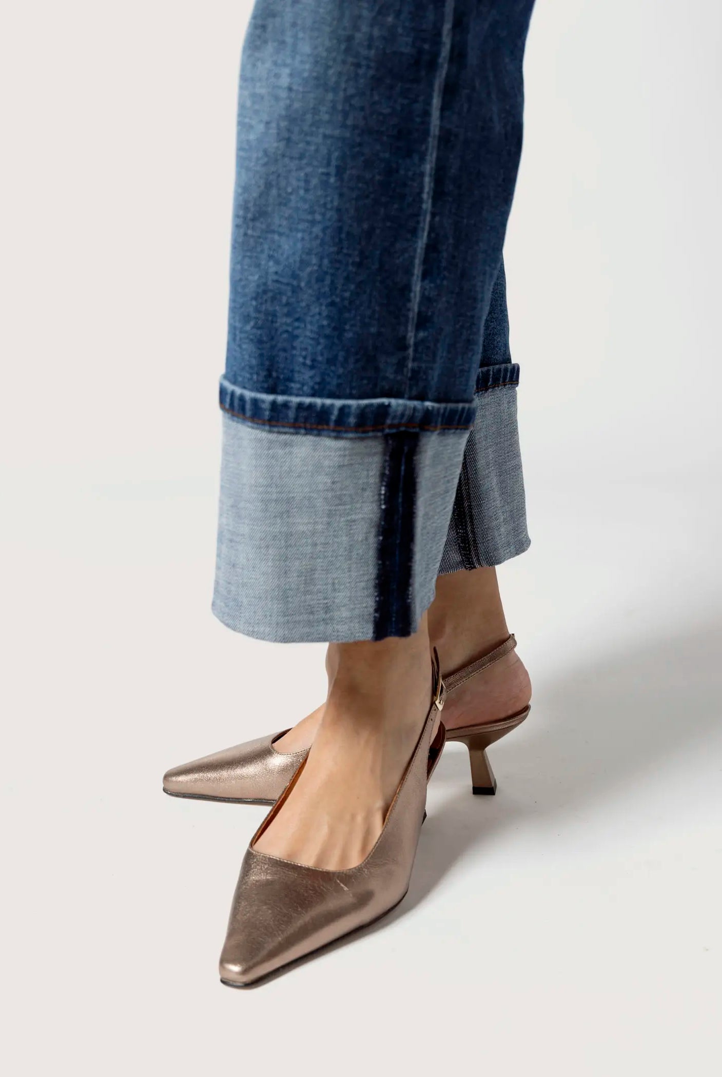 swatch_stone metallic slingback pump heels