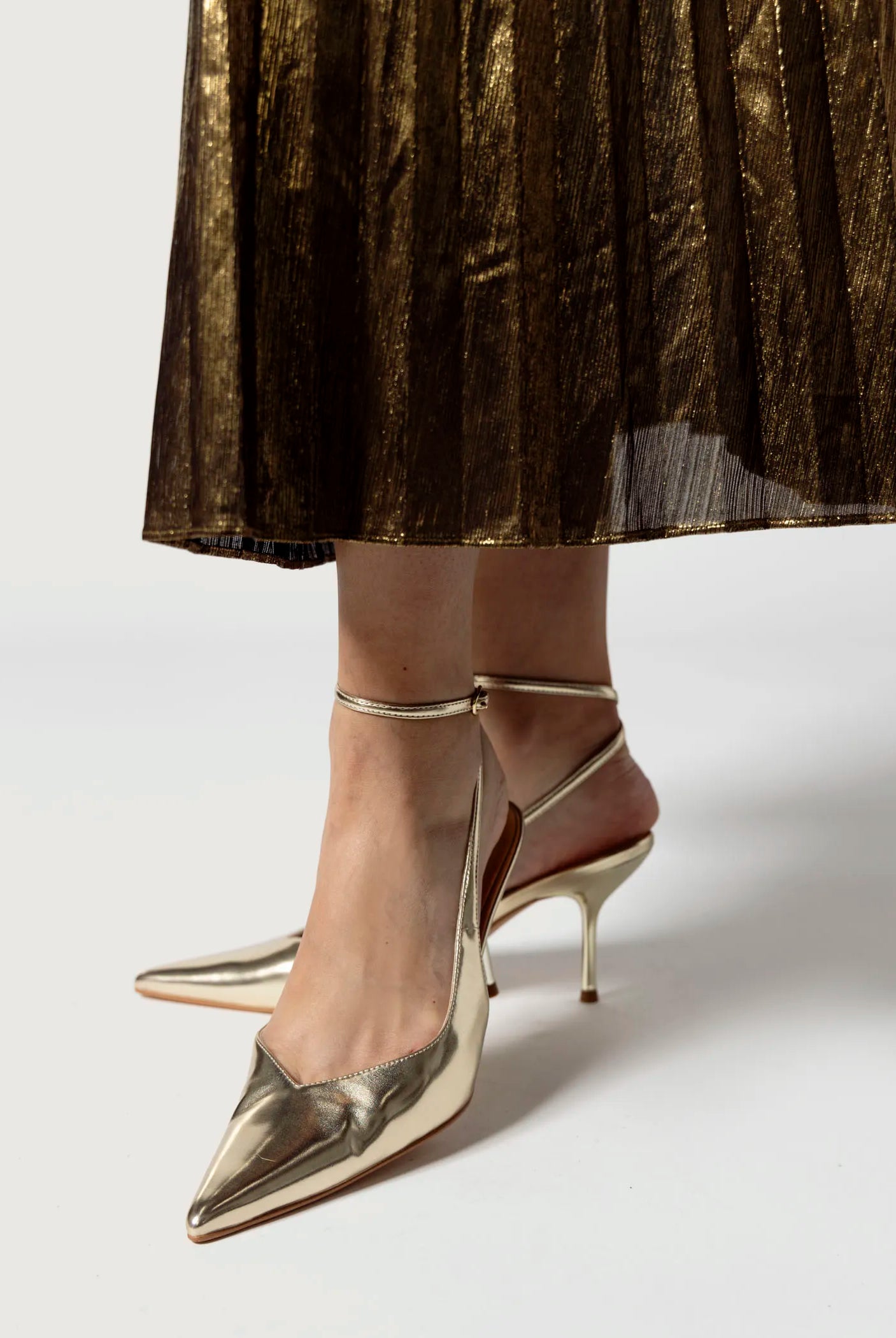 swatch_platino executive slingback pump heels