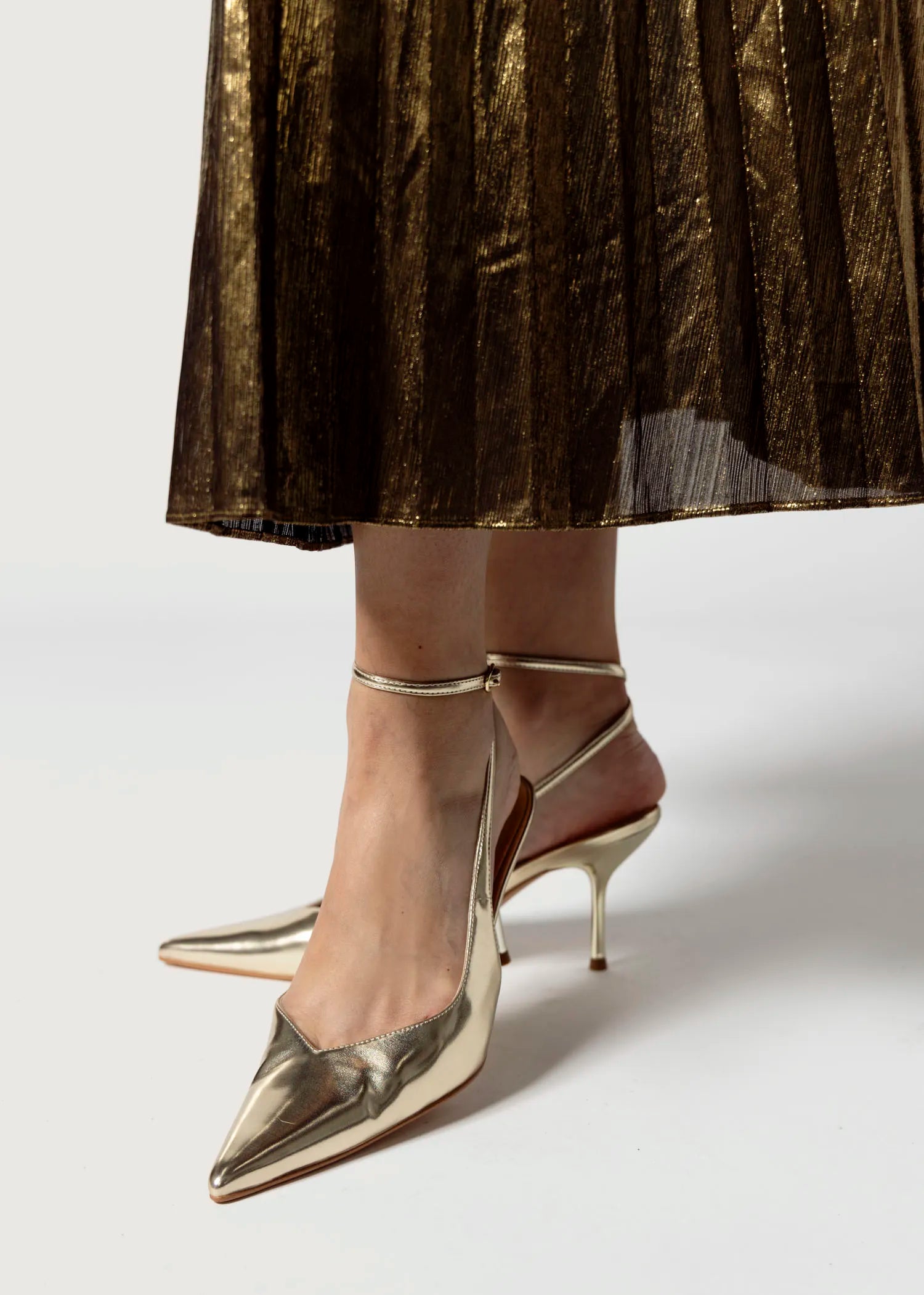 swatch_platino executive slingback pump heels