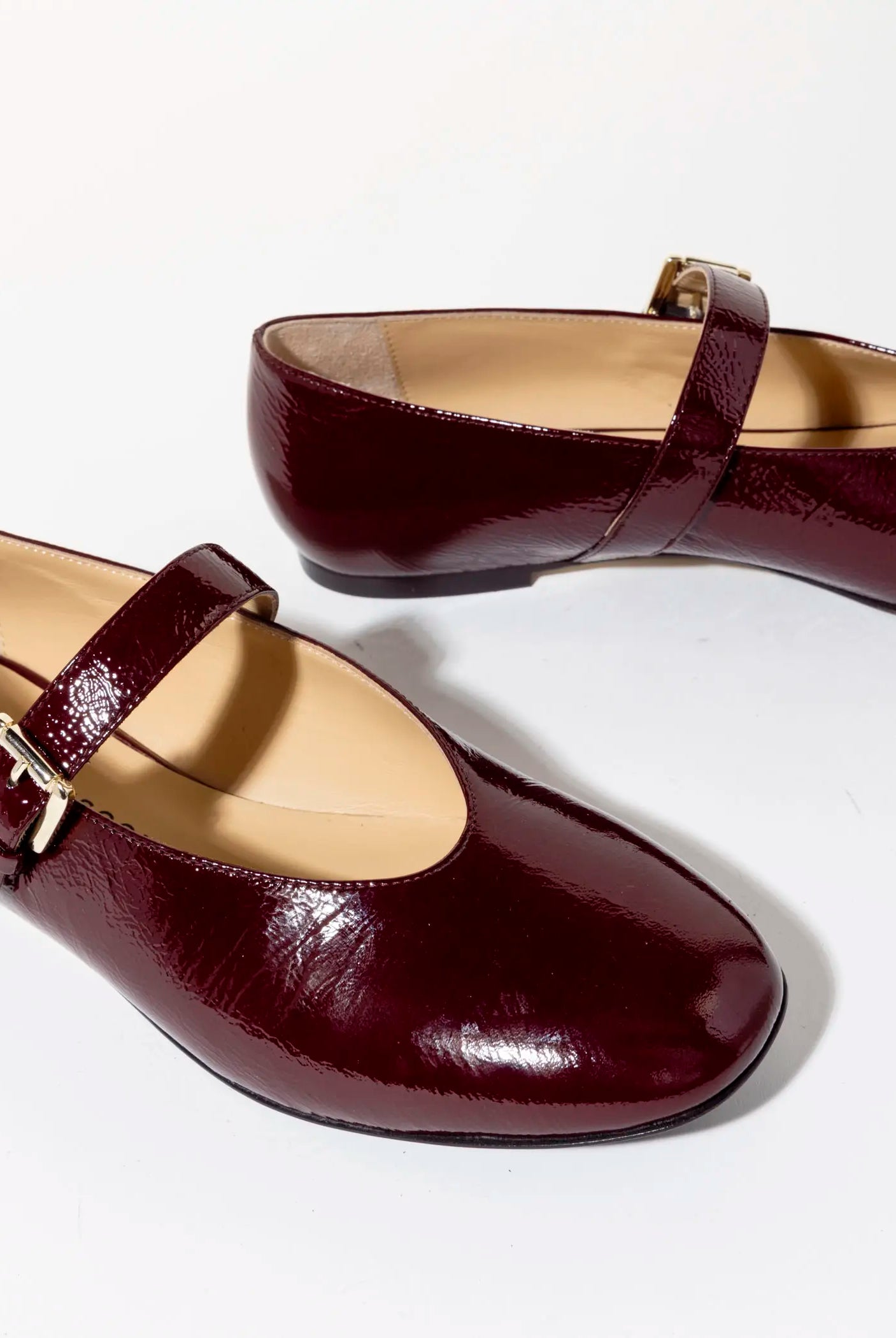 swatch_cherry patent leather mary jane flat shoes