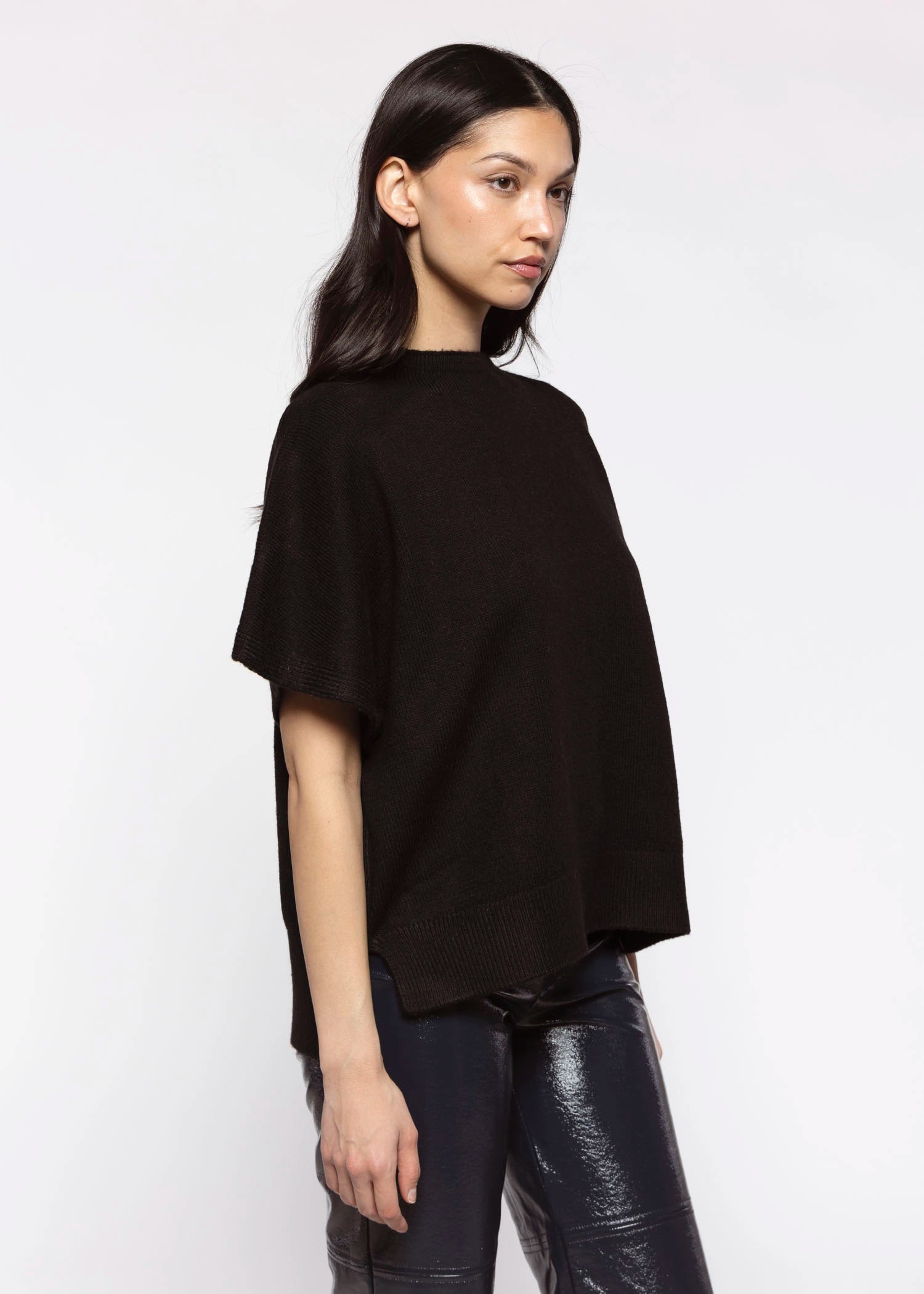 swatch_Black easy layering sweater