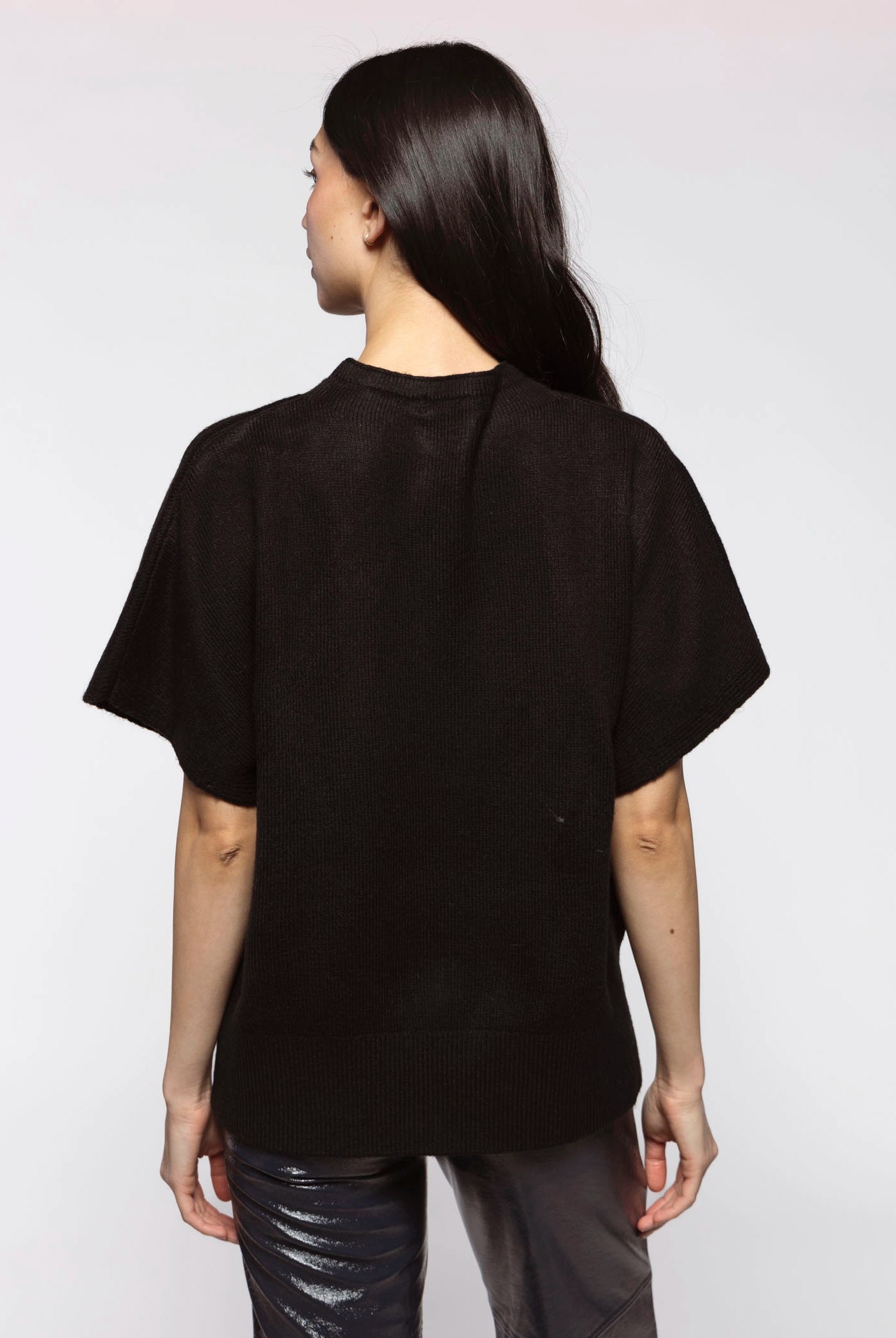 swatch_Black easy layering sweater