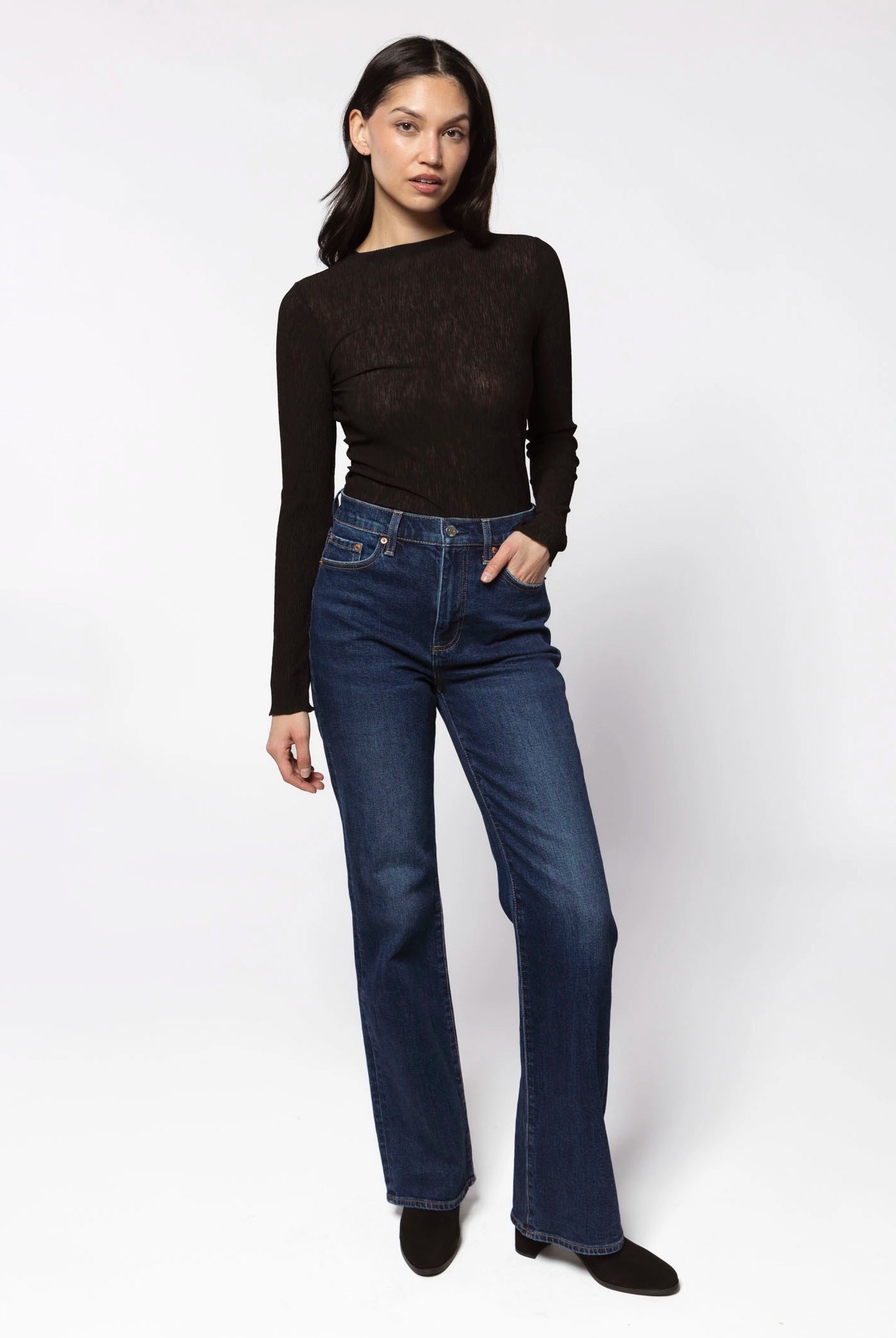 swatch_Black only us crinkle top