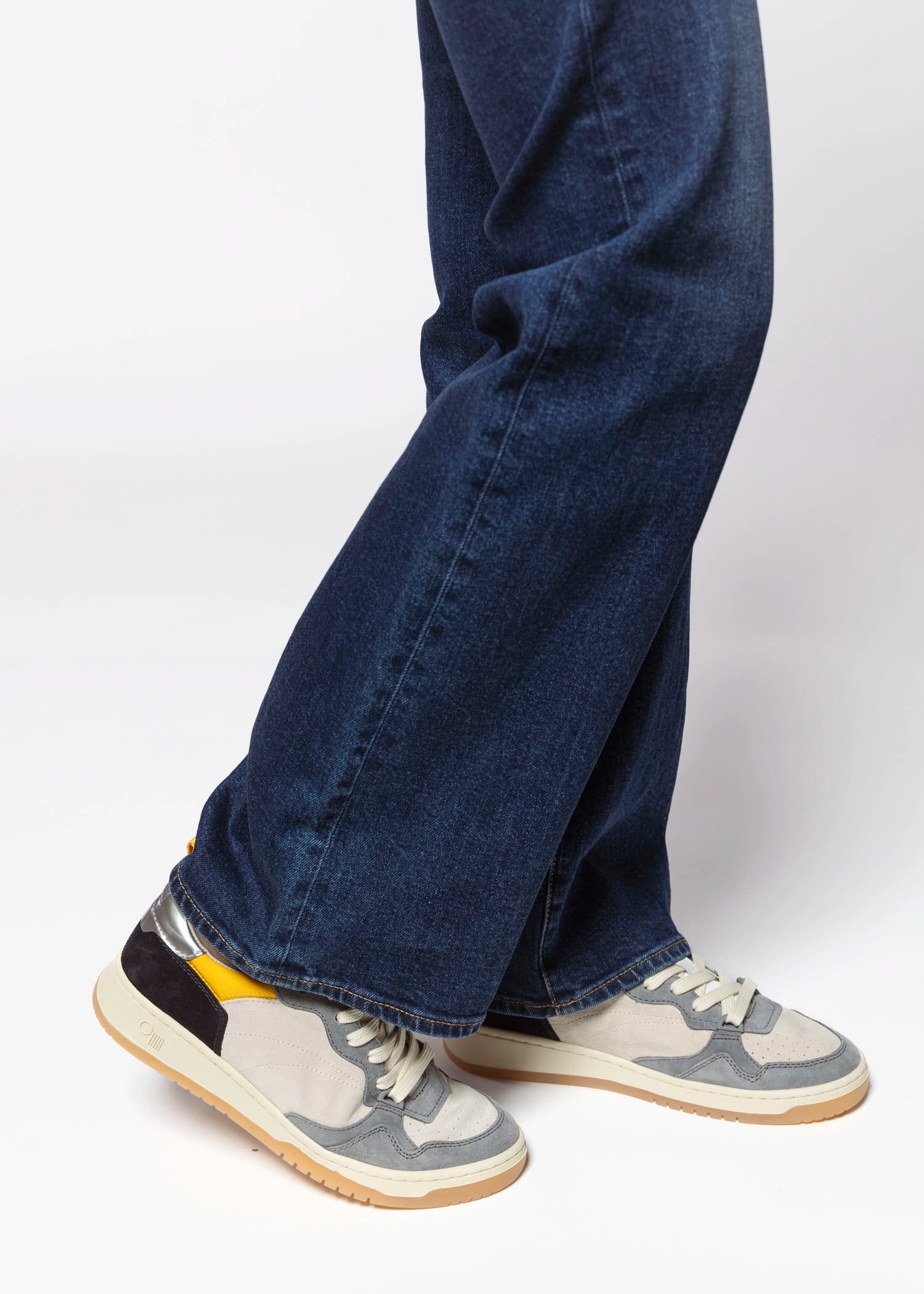 swatch_Shale Multi phoenix sneaker