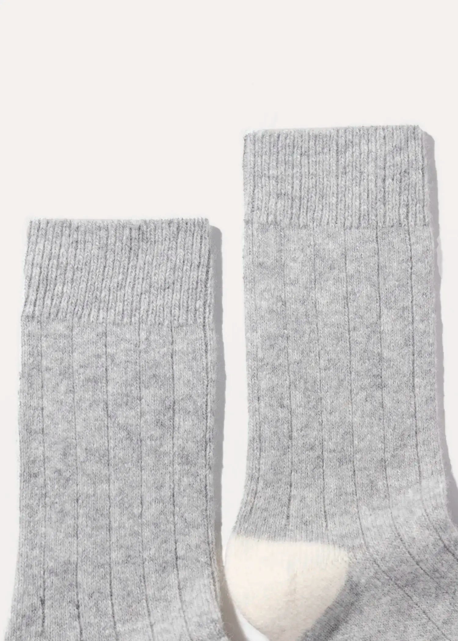 swatch_Grey cashmere socks le bone shope