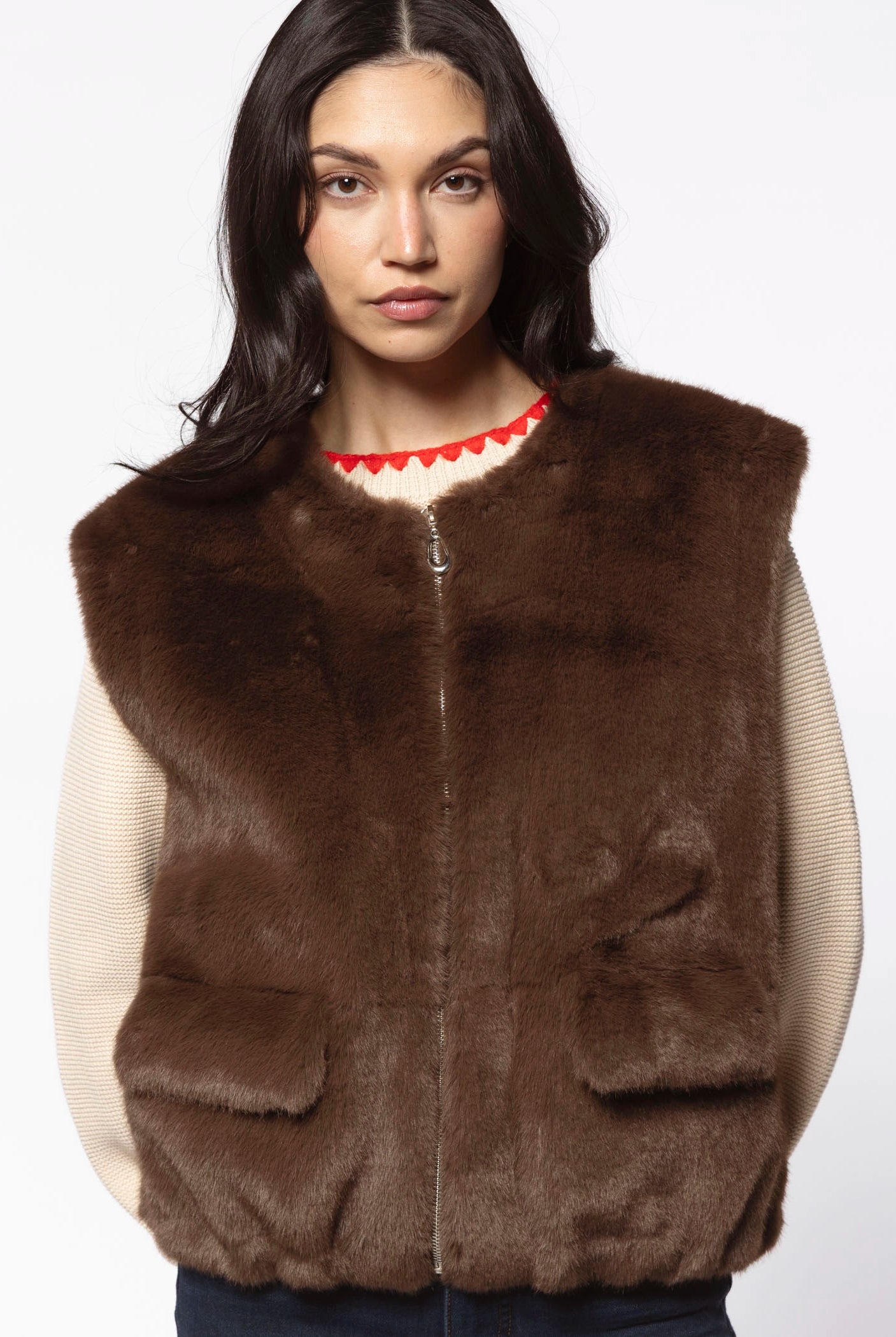 swatch_Mocha faux fur zipper vest