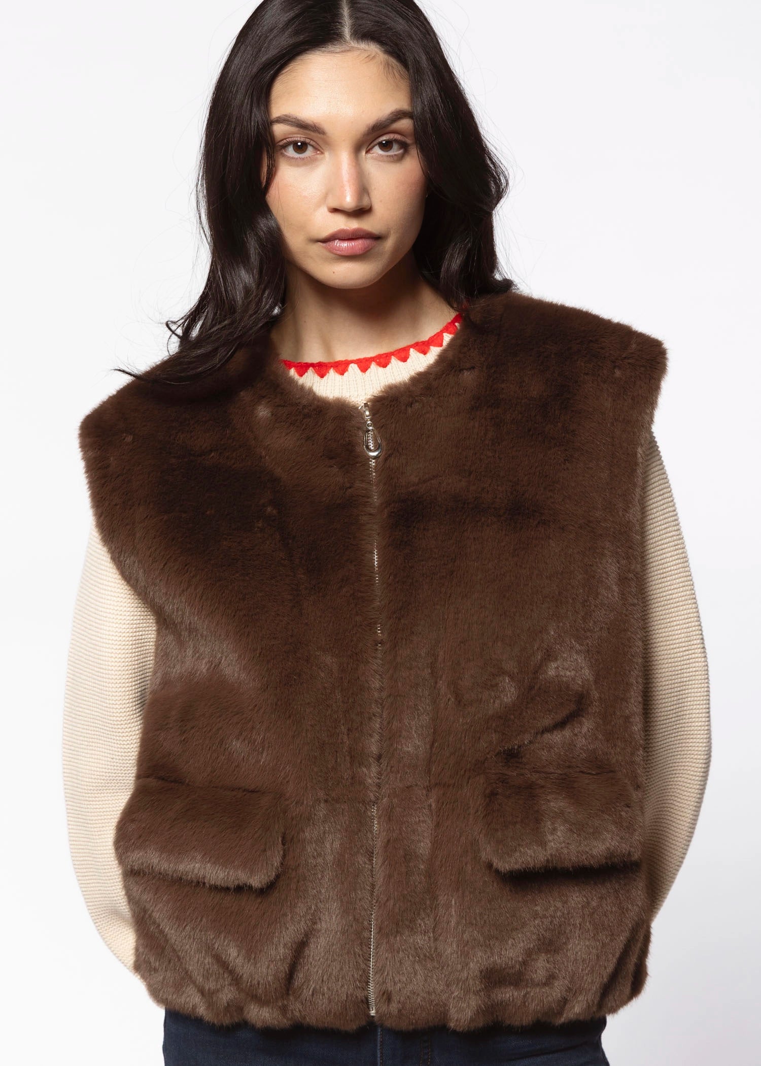 swatch_Mocha faux fur zipper vest