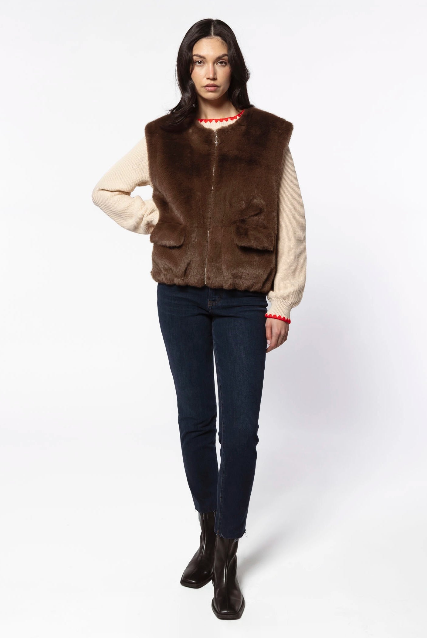 swatch_Mocha faux fur zipper vest