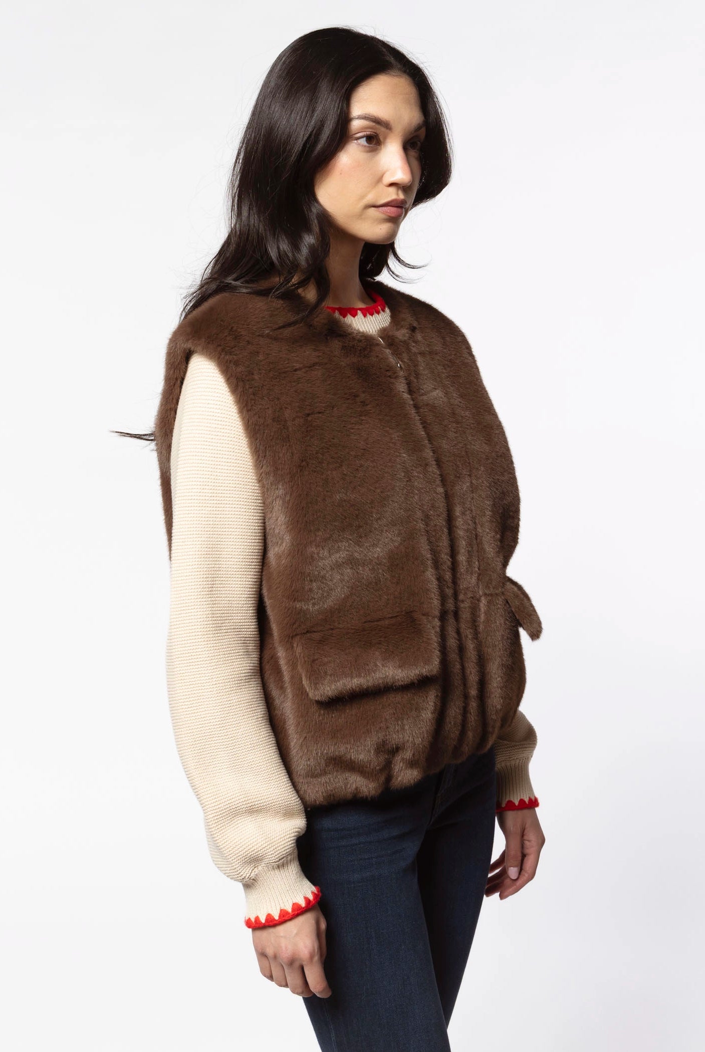 swatch_Mocha faux fur zipper vest