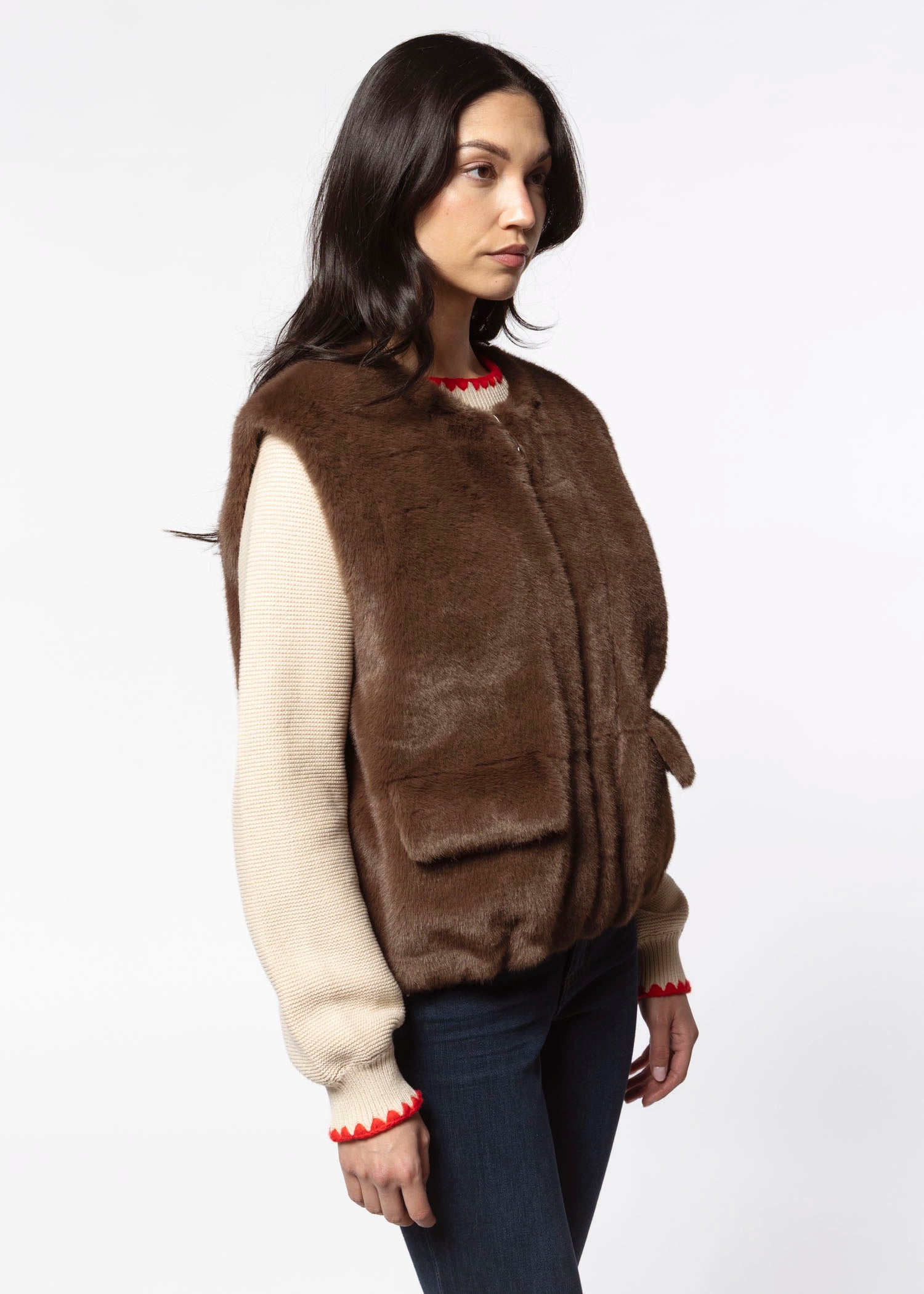 swatch_Mocha faux fur zipper vest