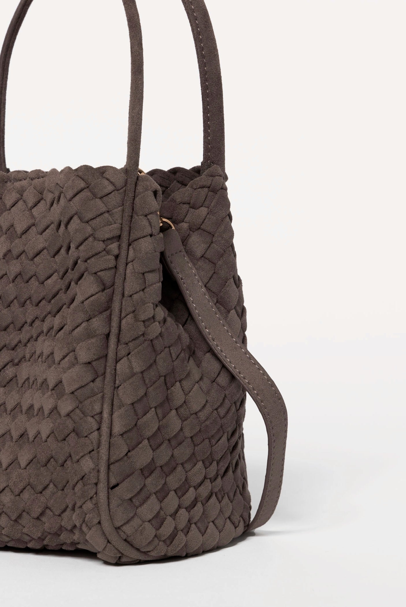 swatch_Brown hollace woven suede bag