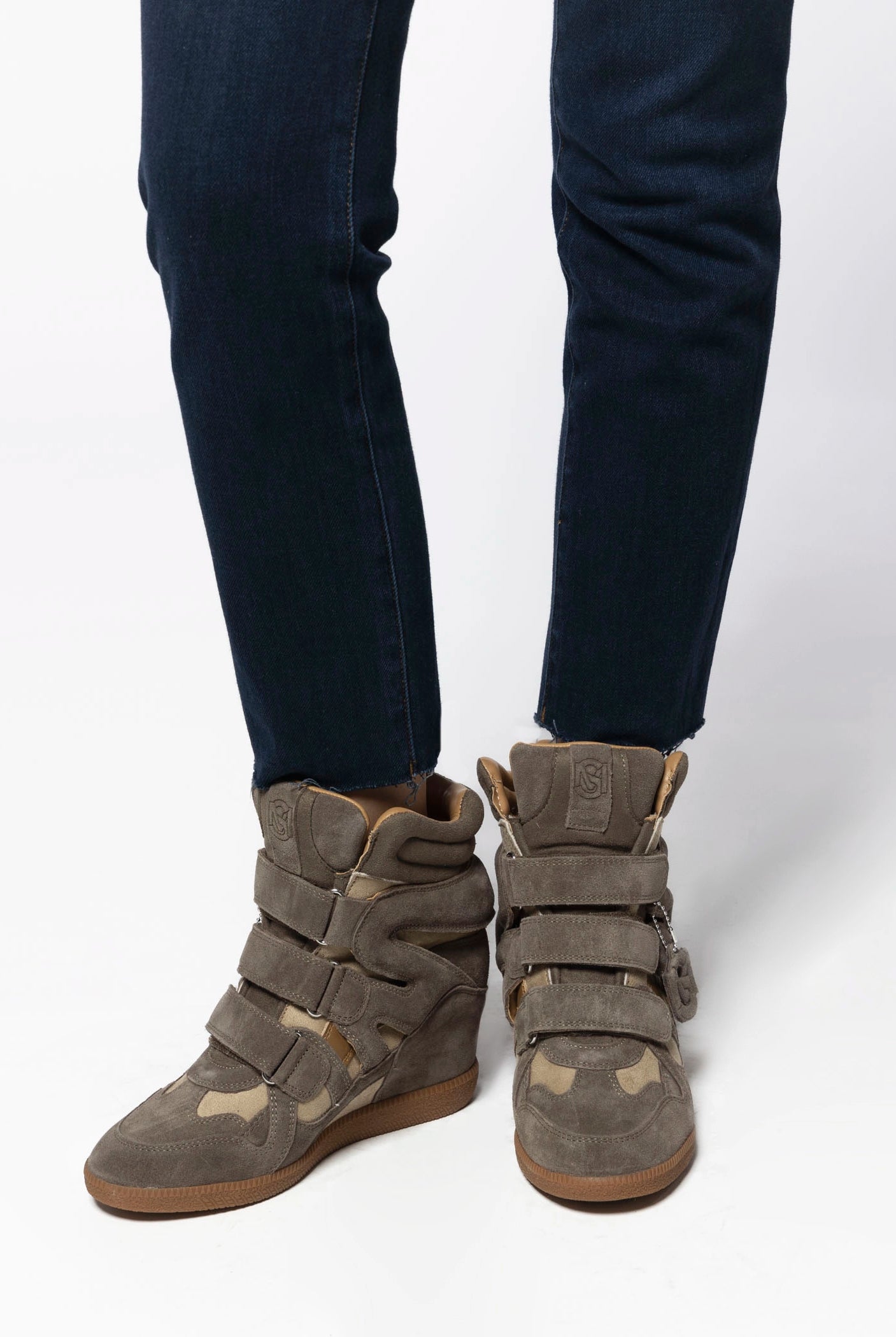 swatch_Taupe Suede mavis sneaker