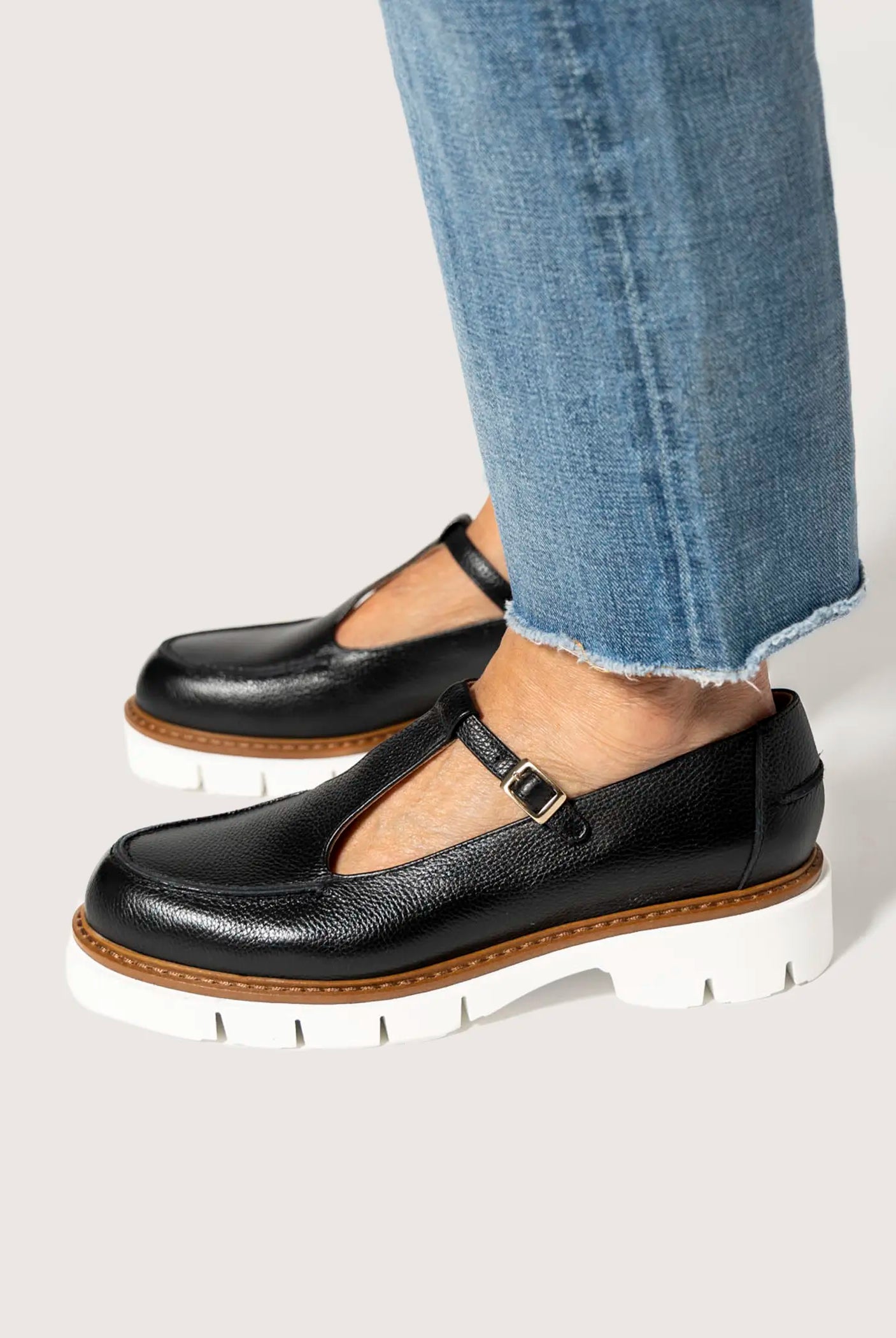 swatch_black leather olga mary jane flat shoes