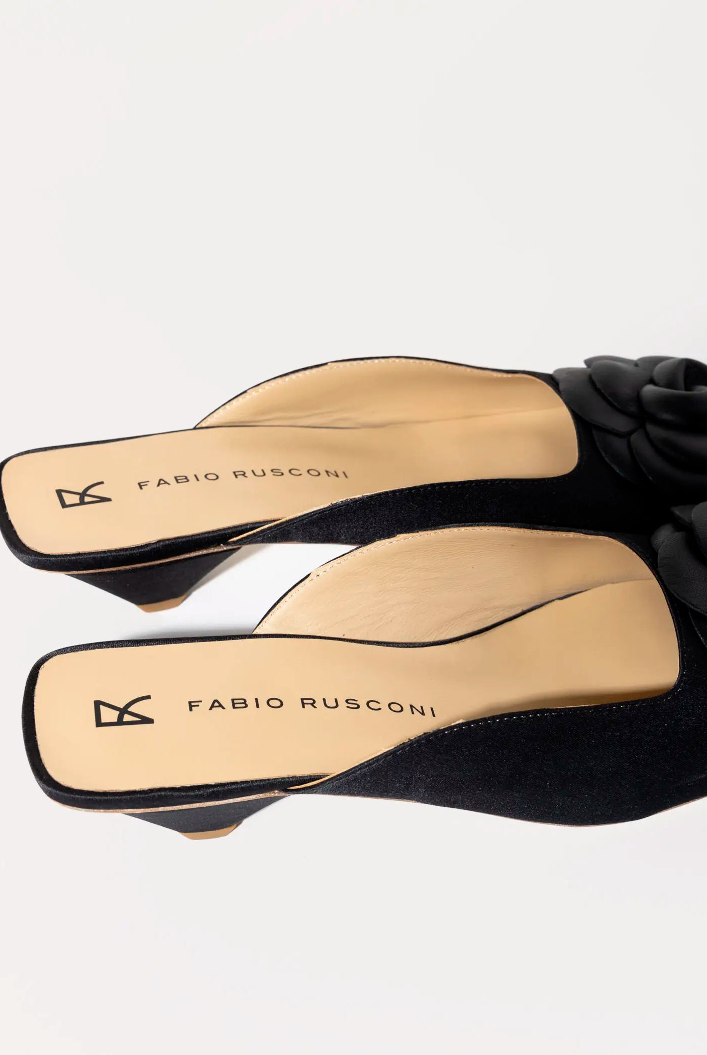 swatch_black flower mule heels