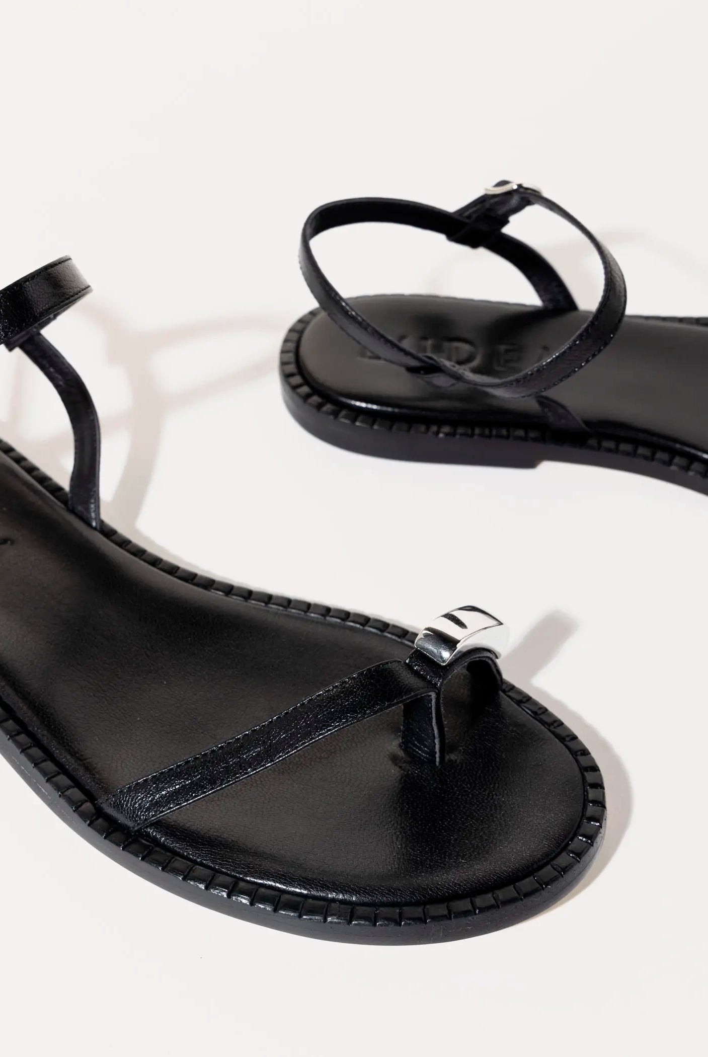 swatch_black leather leather toe ring sandal flat sandals