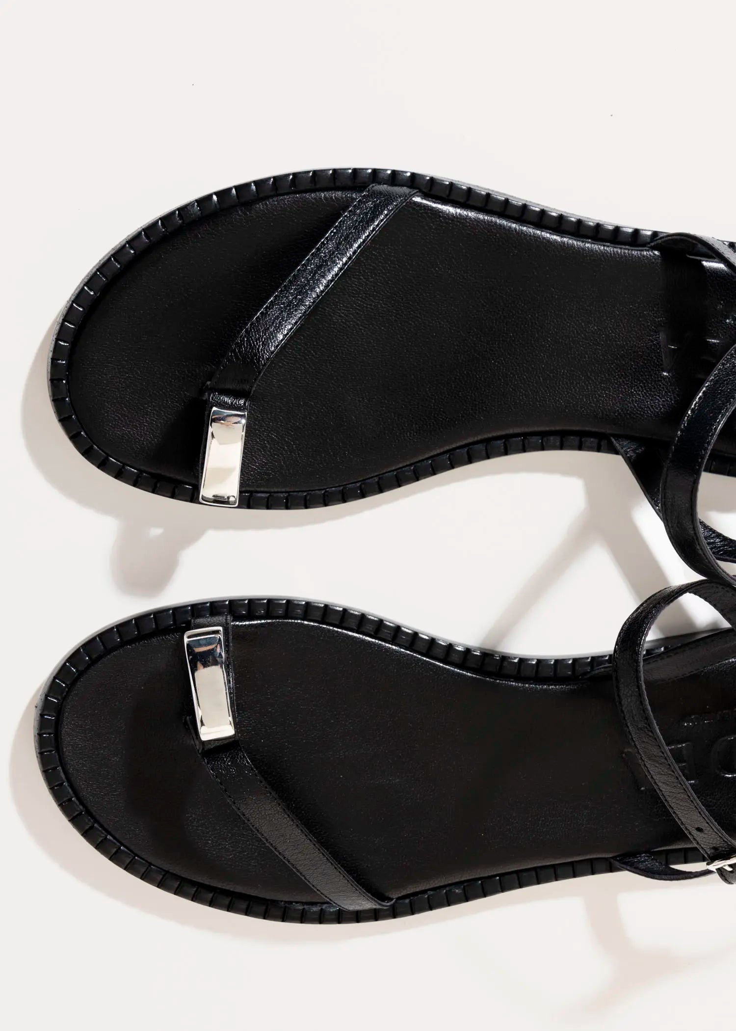 swatch_black leather leather toe ring sandal flat sandals