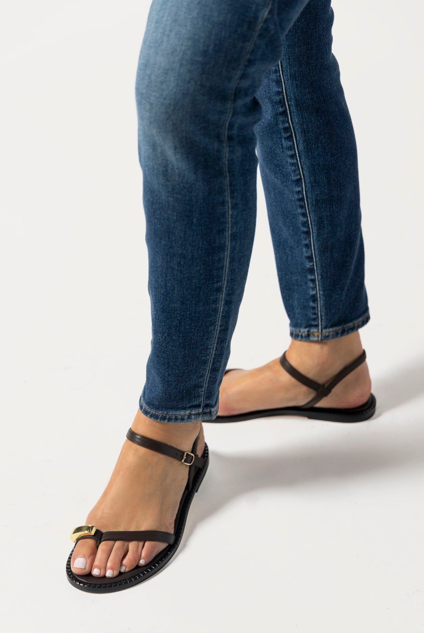 swatch_dark brown leather leather toe ring sandal flat sandals