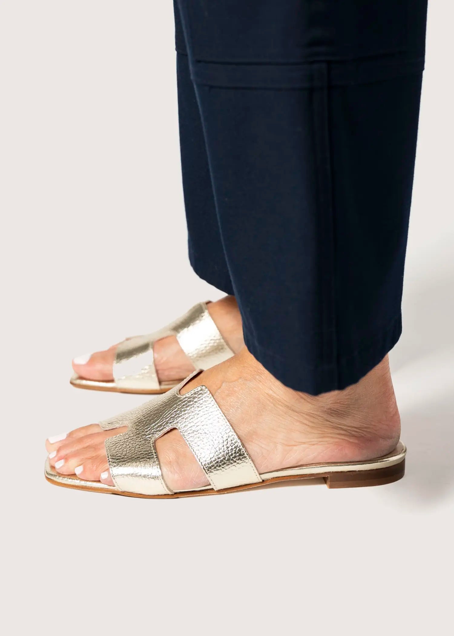 swatch_platino leather leather cutout sandal flat sandals