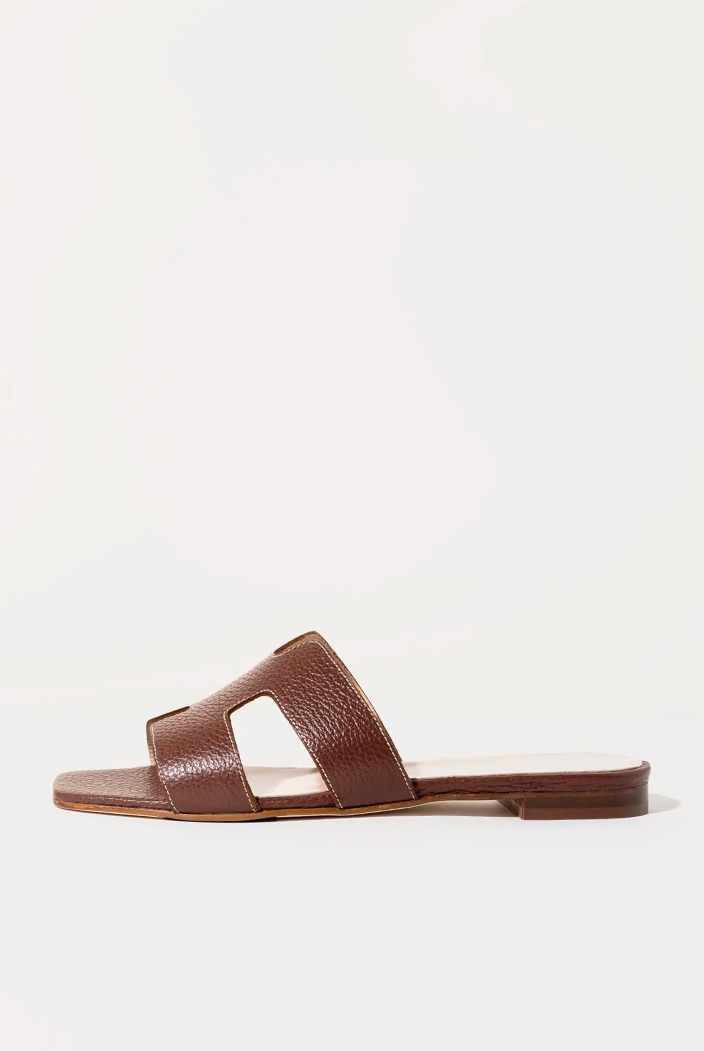 swatch_cuoio leather leather cutout sandal flat sandals