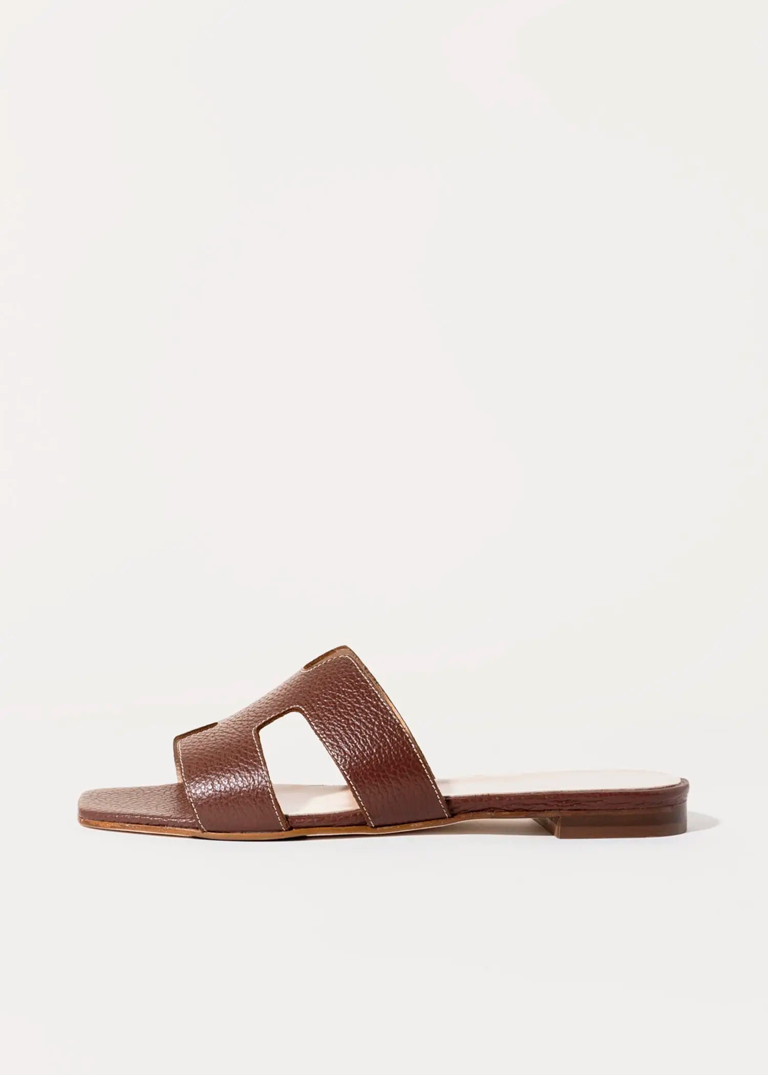 swatch_cuoio leather leather cutout sandal flat sandals