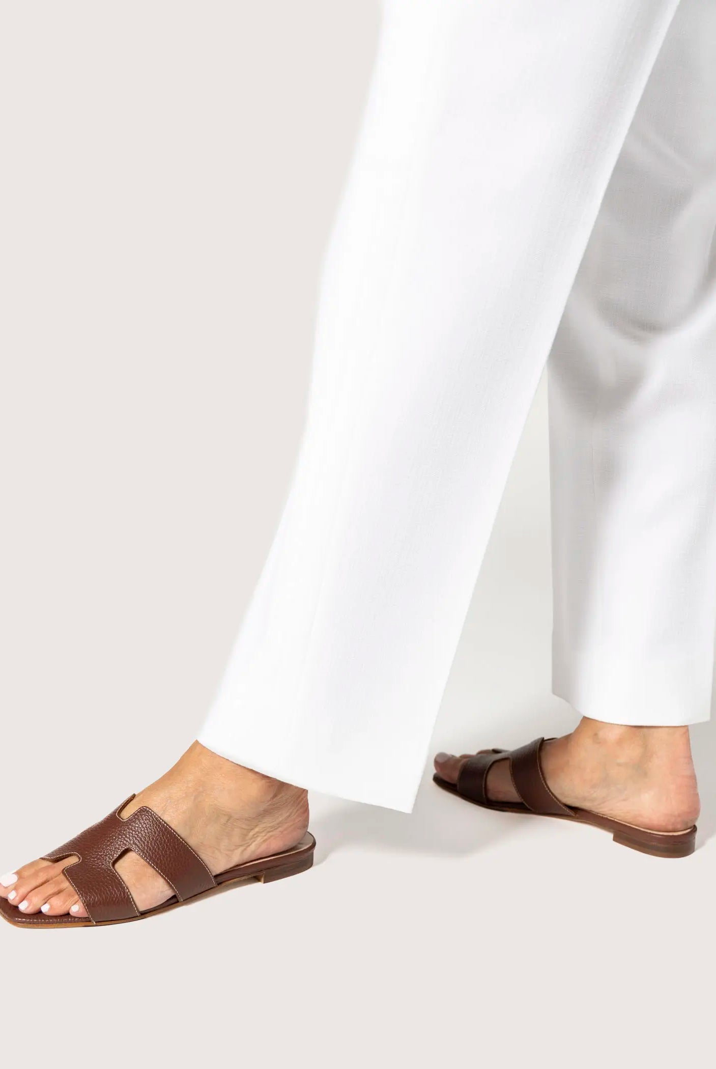 swatch_cuoio leather leather cutout sandal flat sandals