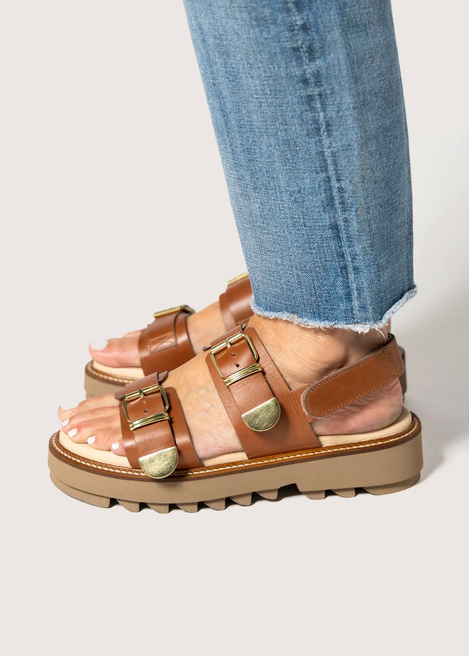 swatch_tan leather comfort leather sandal platform sandals