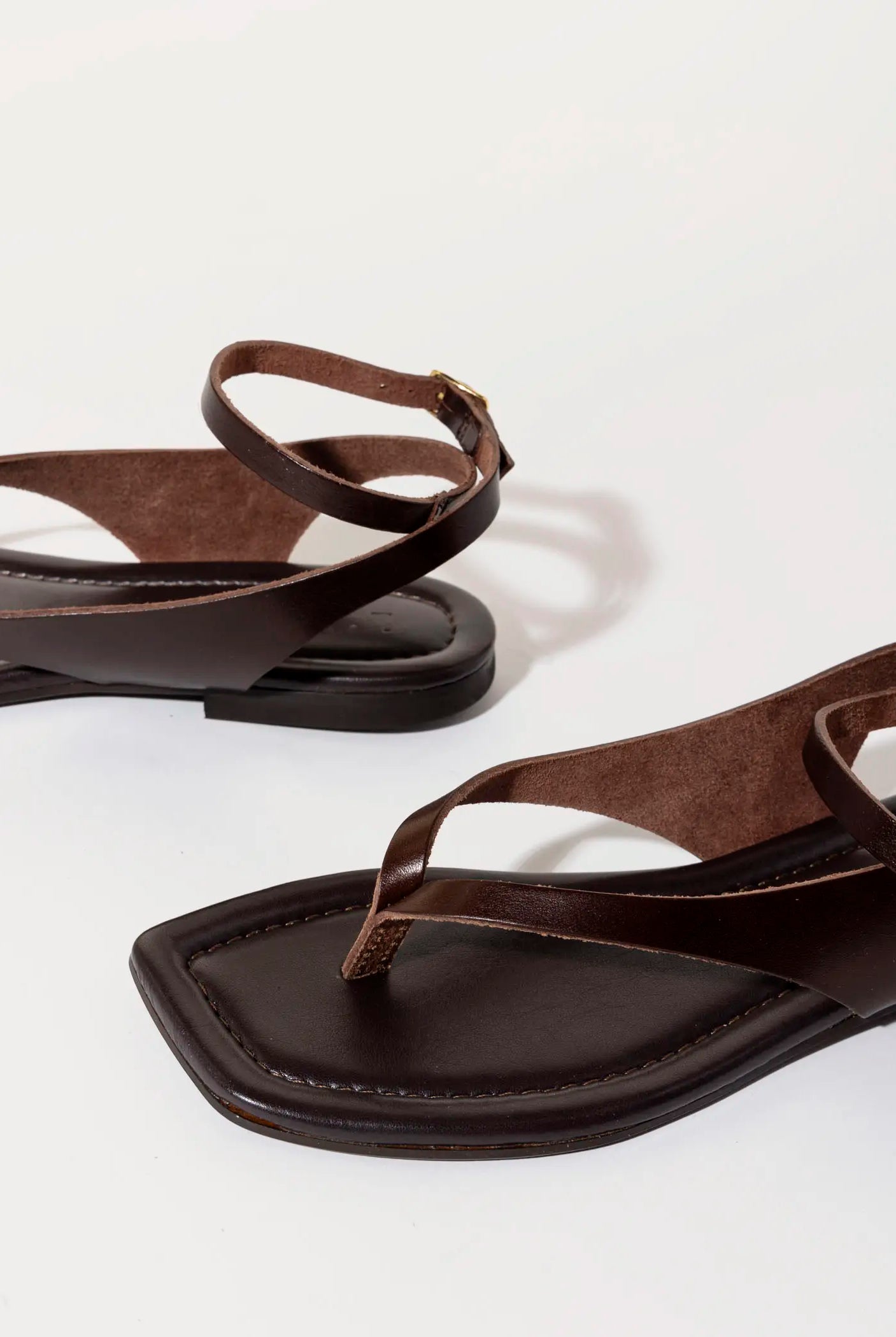 swatch_dark brown leather flat thong sandal flat sandals