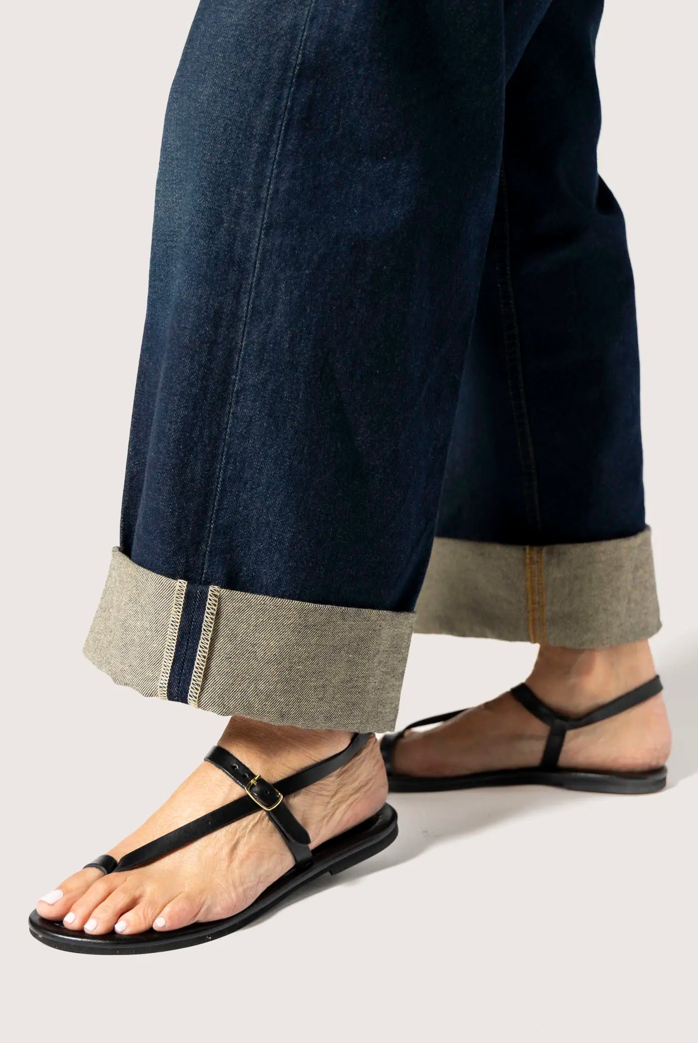 swatch_black leather strappy leather sandal flat sandals