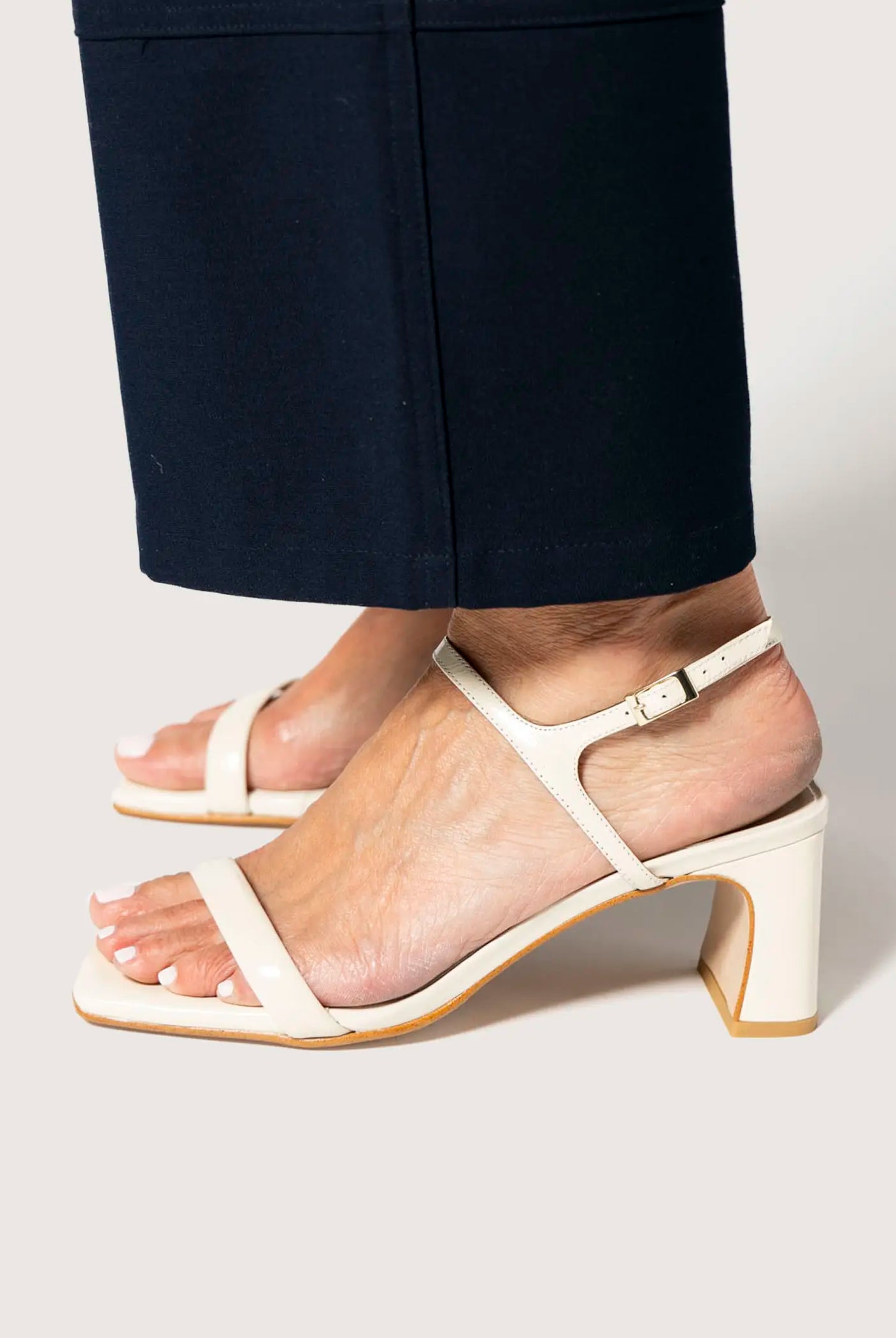 swatch_vanilla patent dominique leather sandal heeled sandals