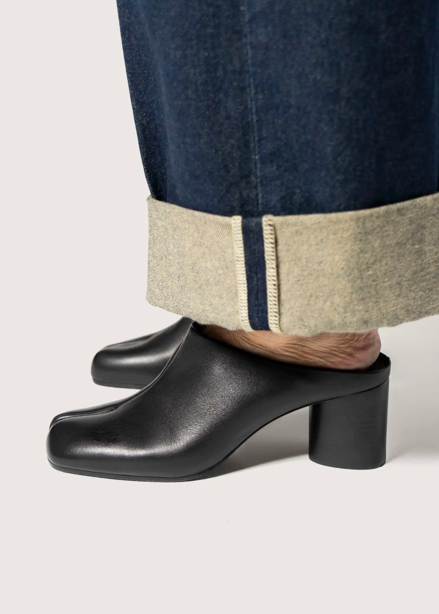 swatch_black leather tabi mule heels