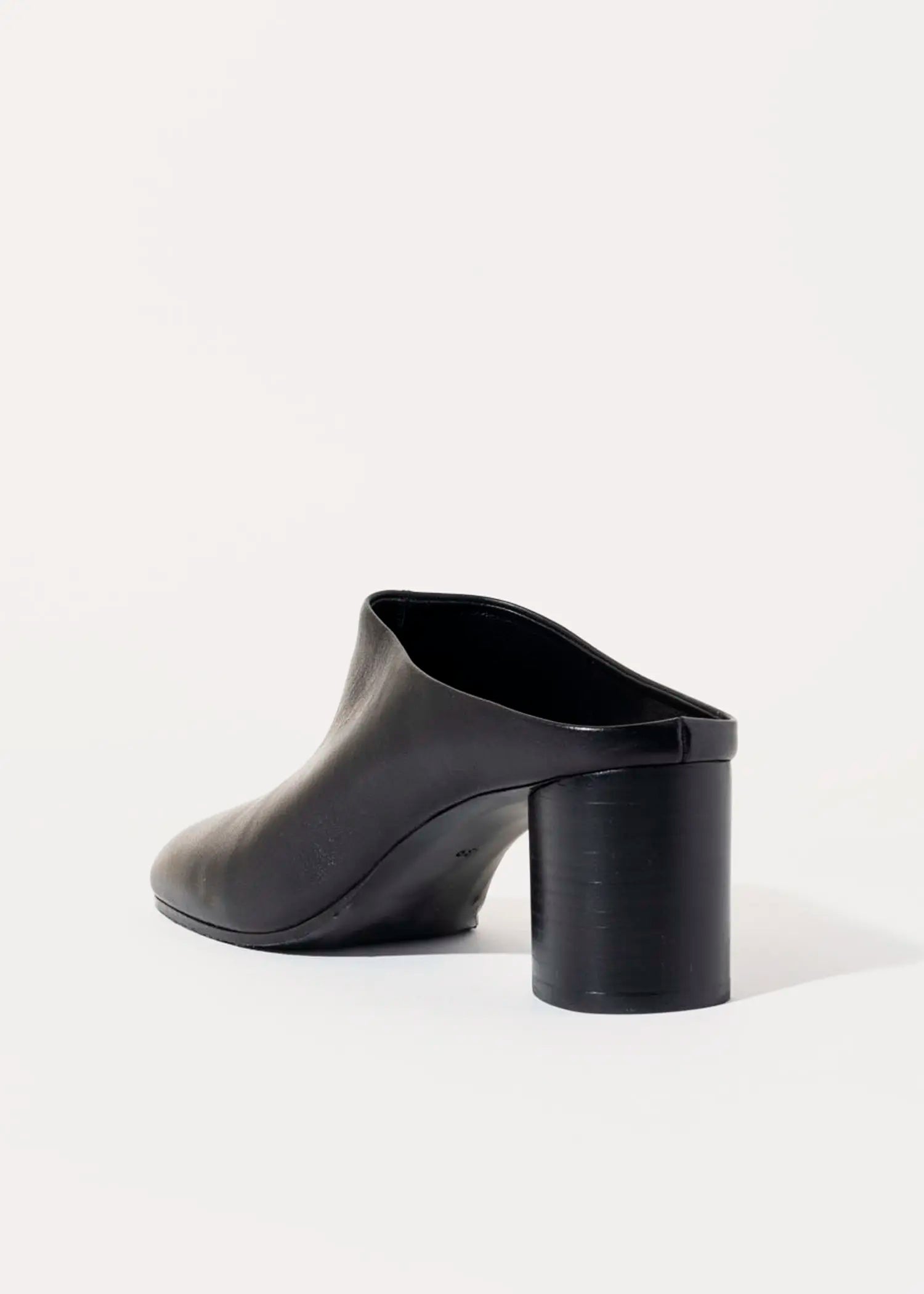 swatch_black leather tabi mule heels