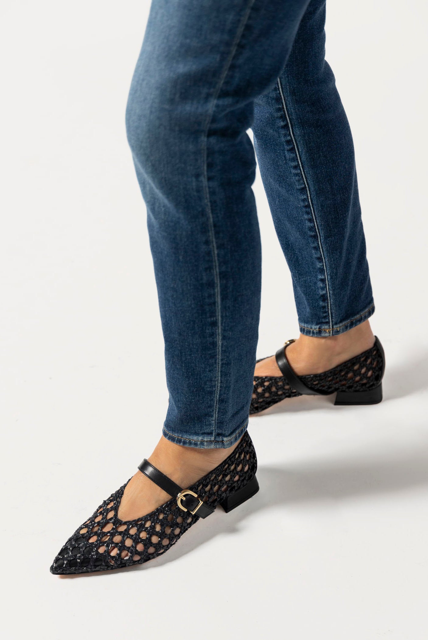 swatch_black leather mia woven mary jane flat shoes