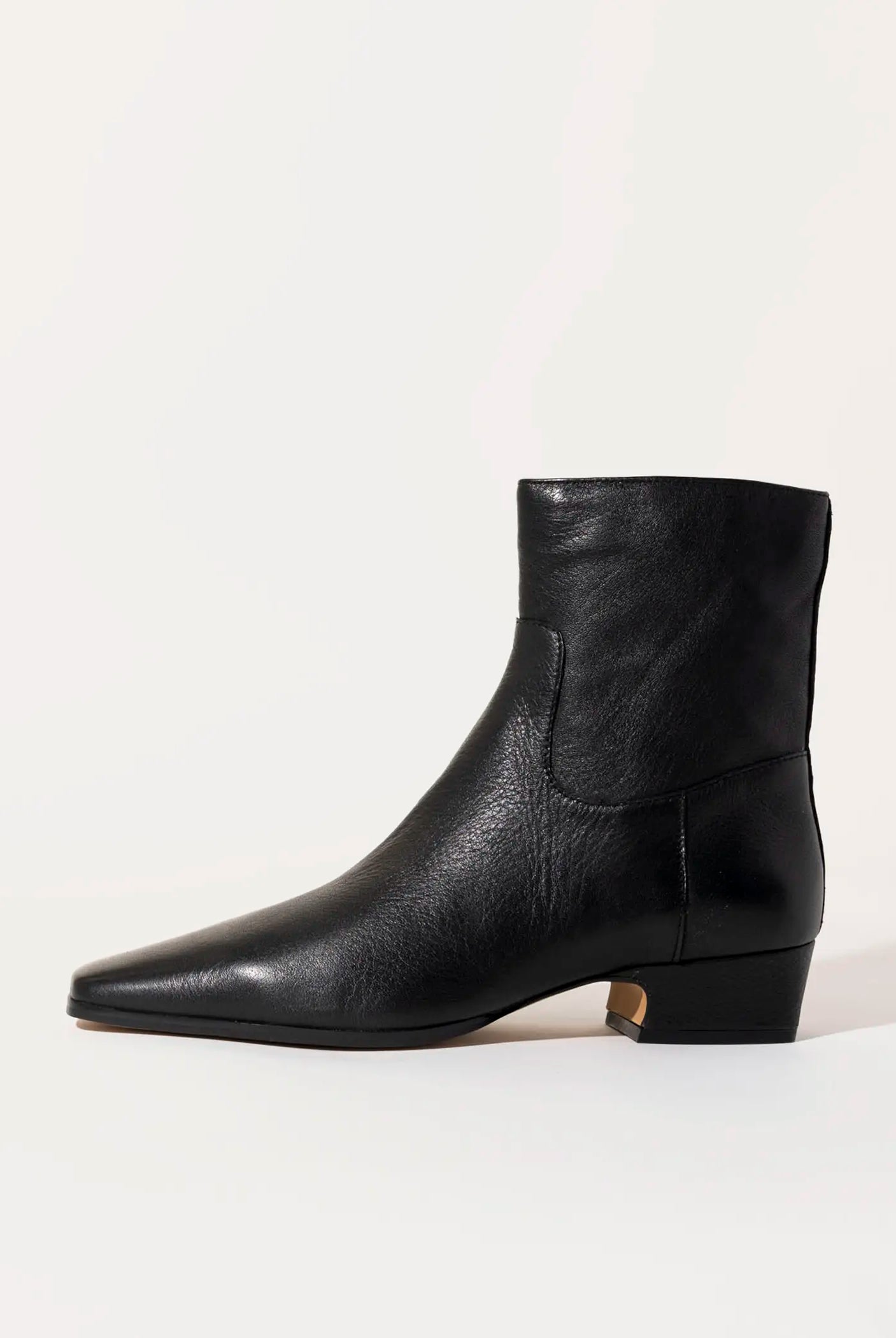 swatch_black dusty bootie ankle boots