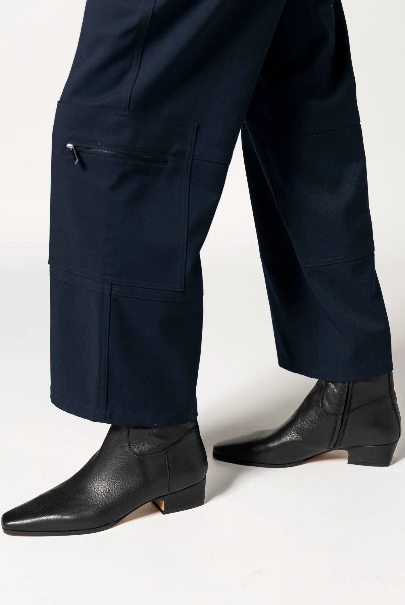 swatch_black dusty bootie ankle boots