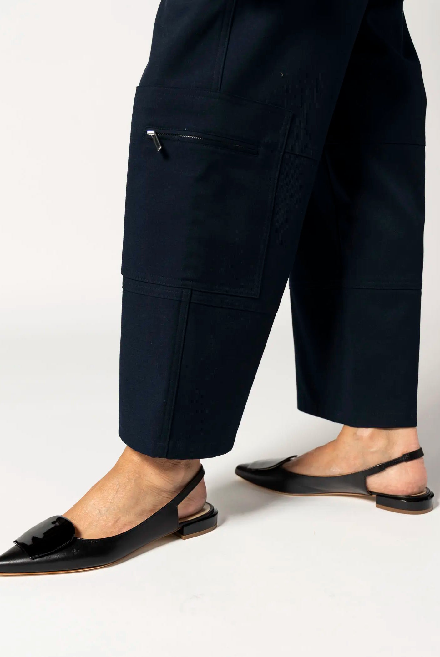 swatch_black leather slingback flat flat shoes