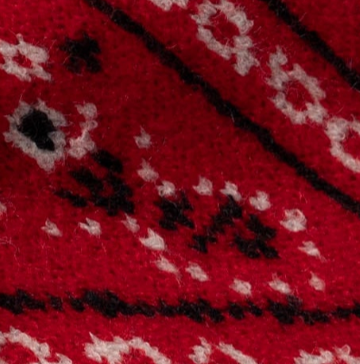 swatch_Red triangle knit bandana scarf