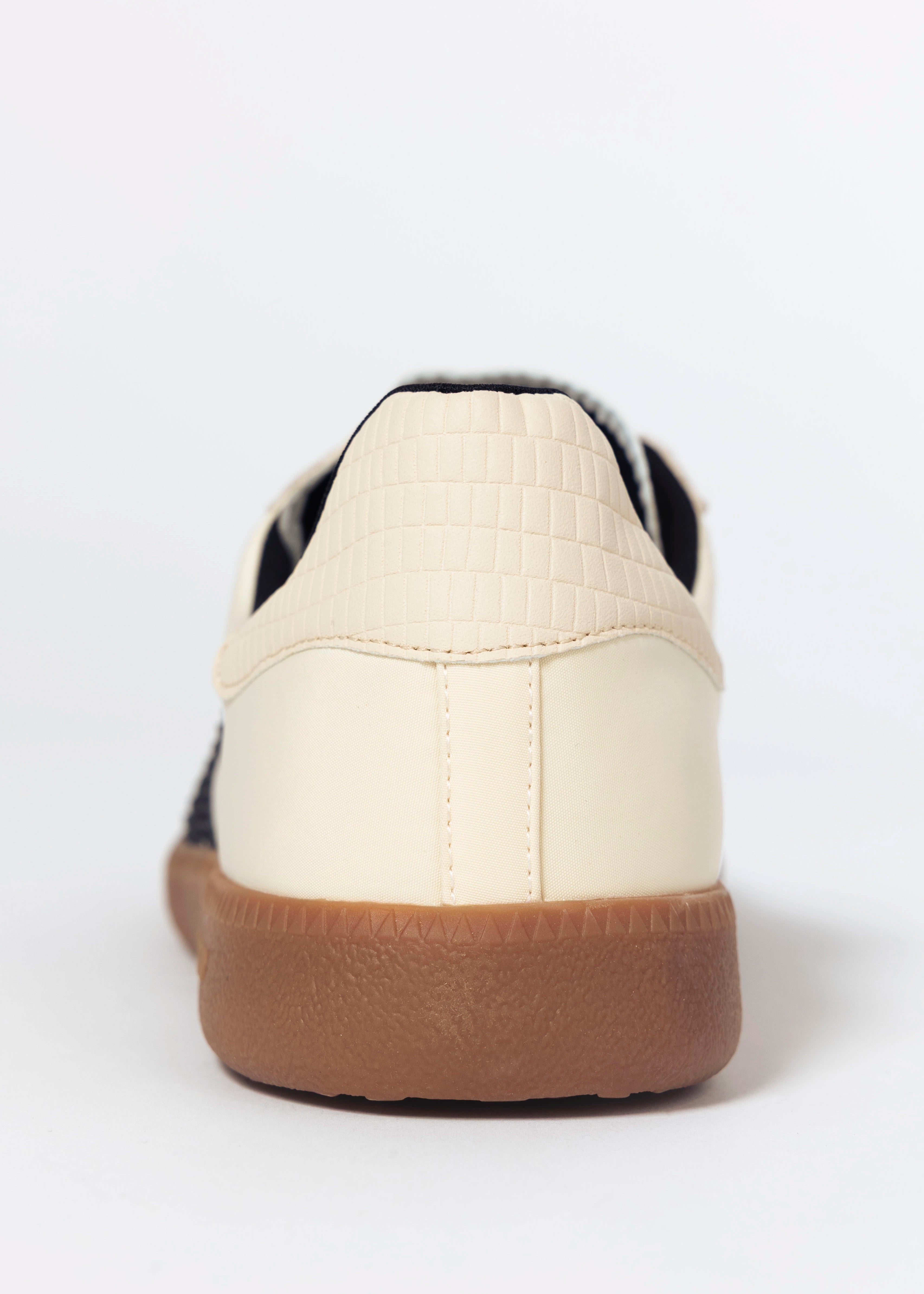 swatch_Beige/Black back70 ghost sneaker
