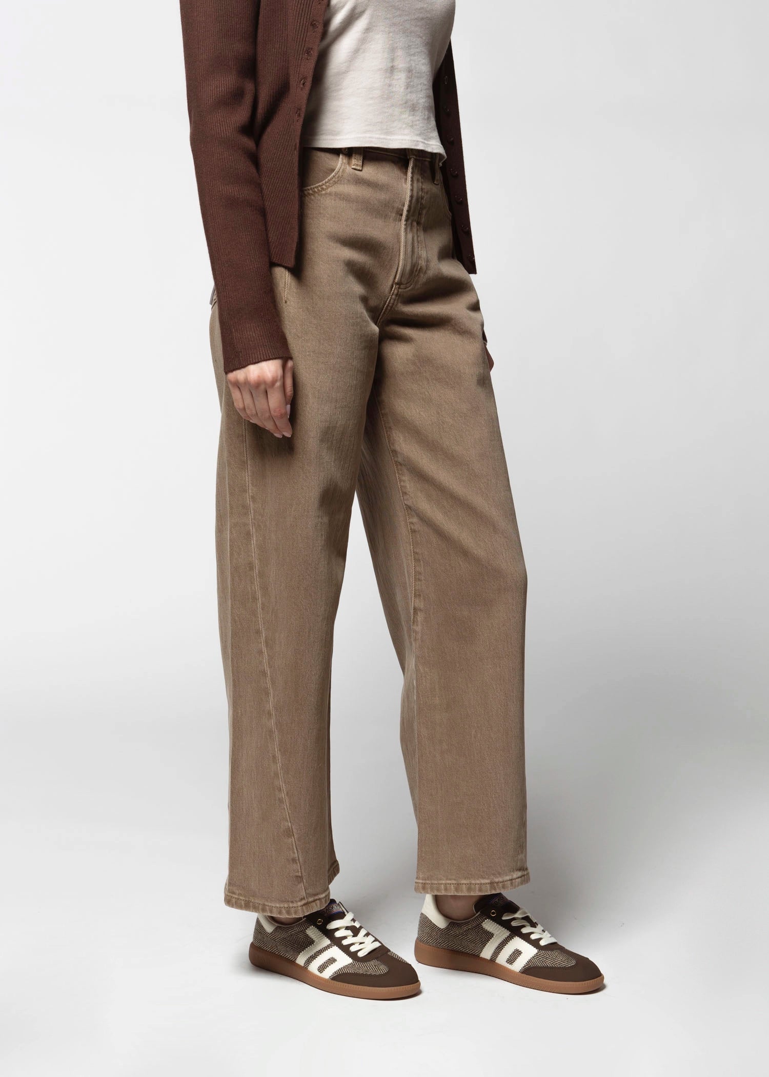 swatch_Tannin pistola kyra jean