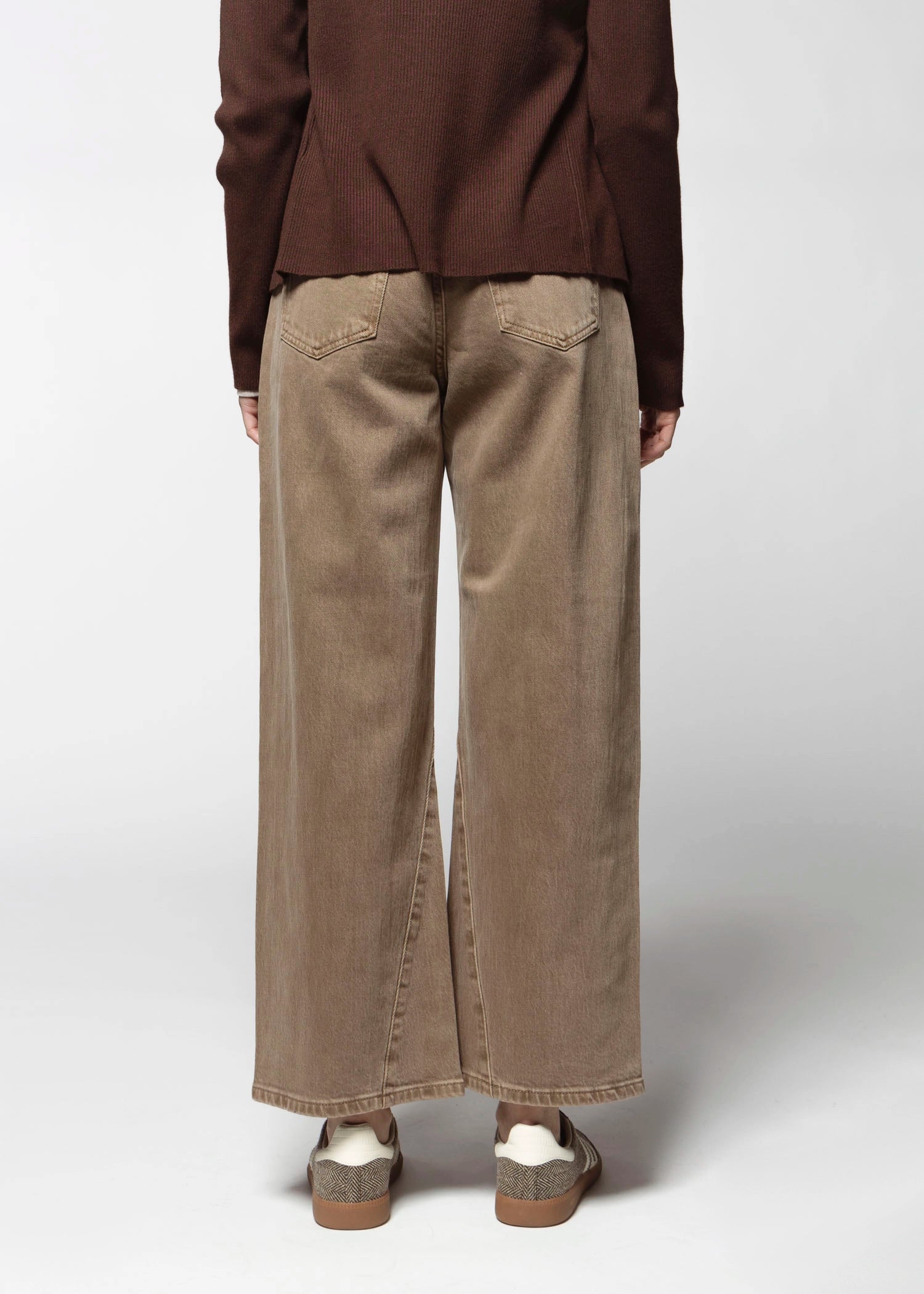 swatch_Tannin pistola kyra jean