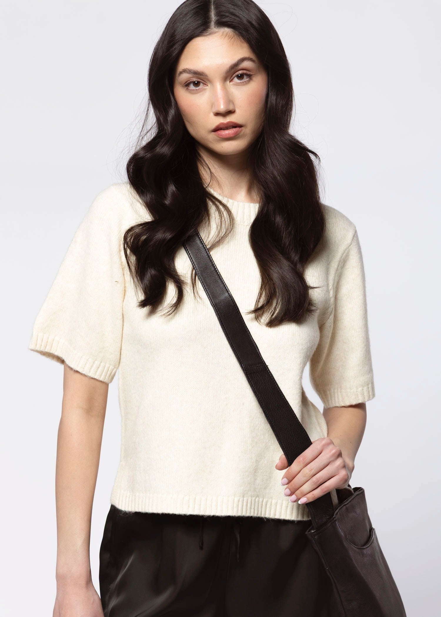 swatch_Vanilla sanctuary perfect sweater tee