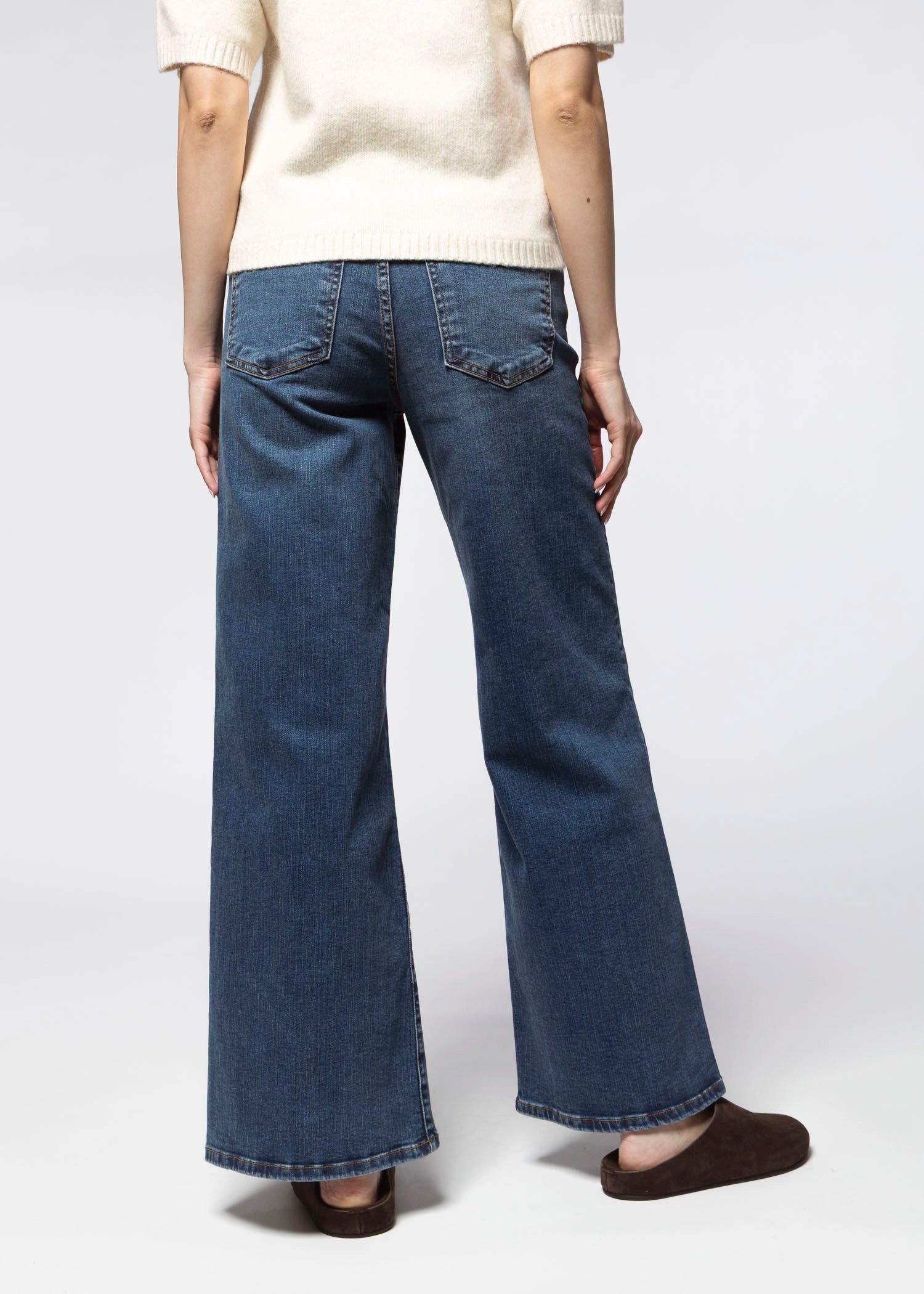 swatch_Denim kut maya wide leg jean