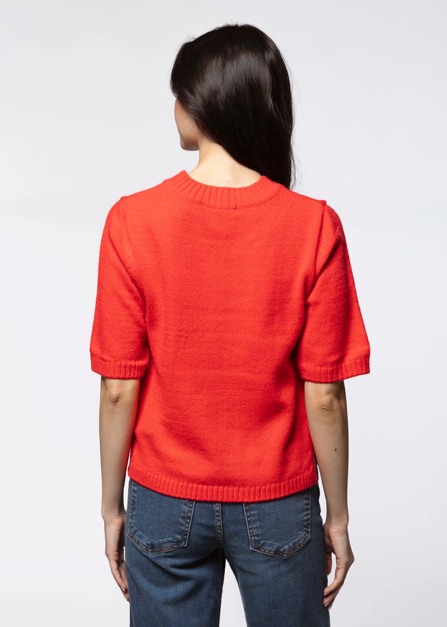 swatch_Tulip sanctuary perfect sweater tee