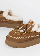 swatch_Camel Suede shearling lined slide