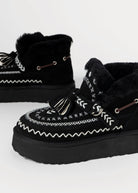swatch_Black Suede shearling lined boot