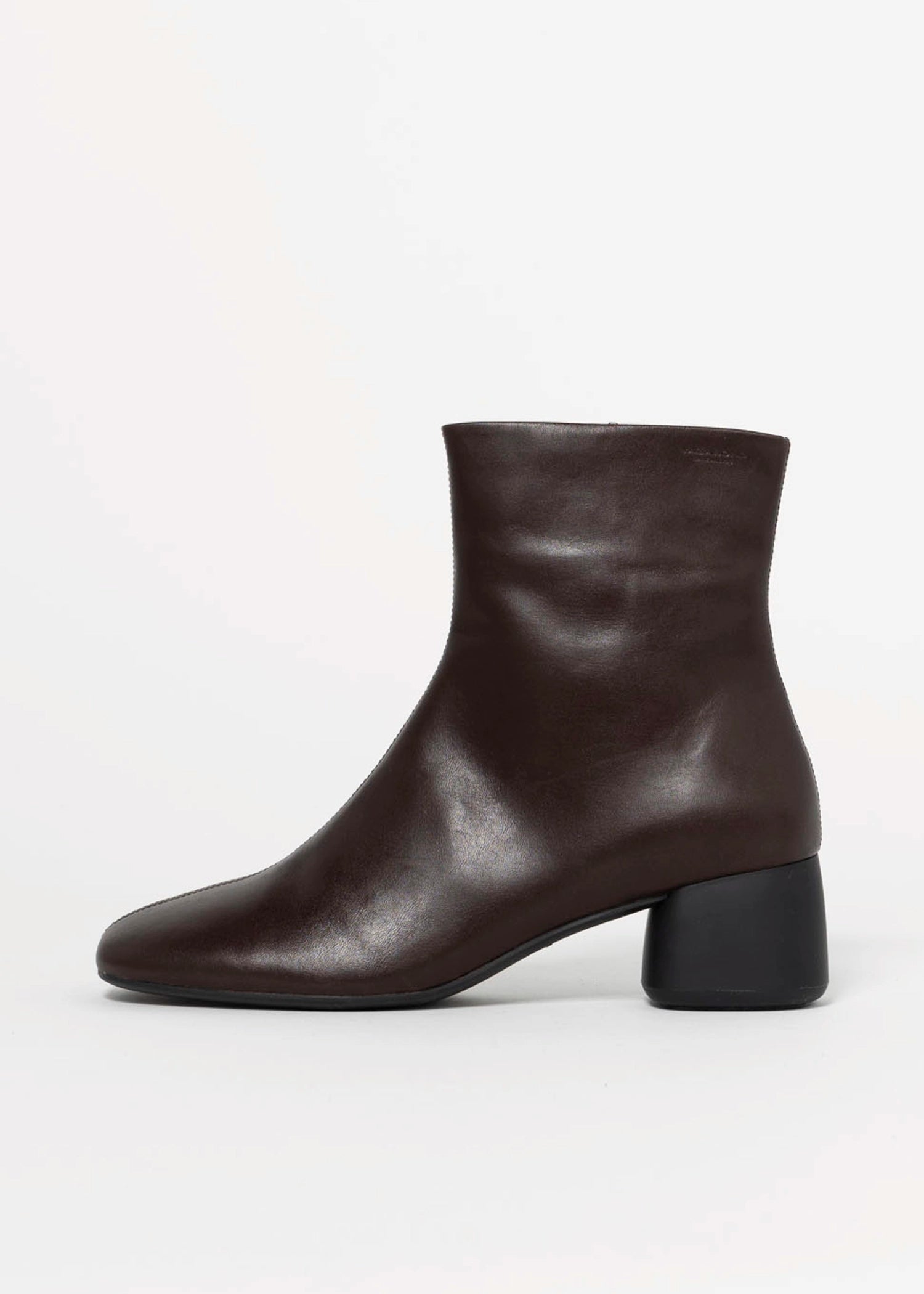 swatch_Chocolate Leather vagabond livia ankle boot