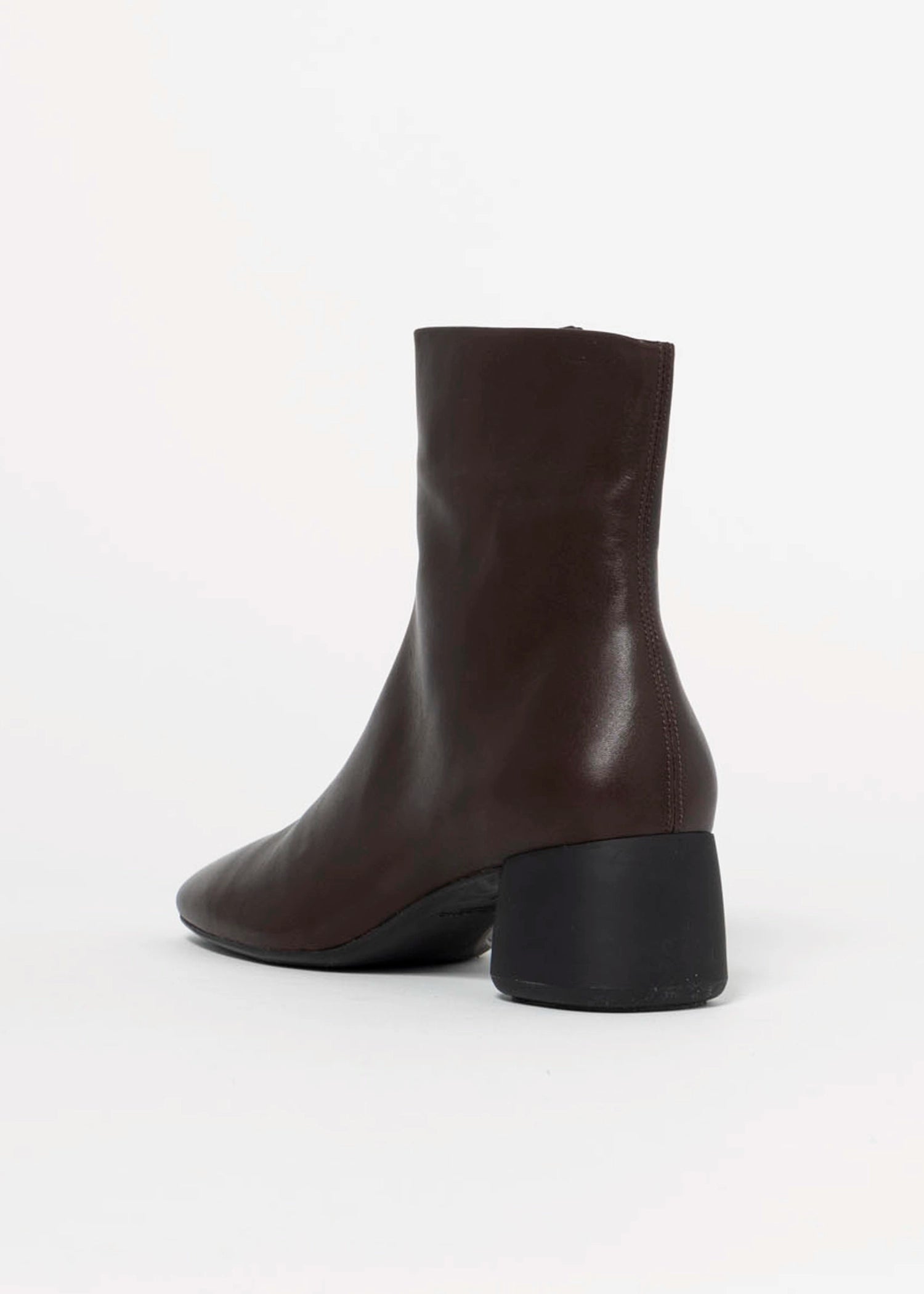 swatch_Chocolate Leather vagabond livia ankle boot
