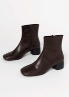 swatch_Chocolate Leather vagabond livia ankle boot