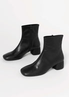 swatch_Black Leather vagabond livia ankle boot