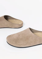 swatch_Taupe Suede steve madden fern clog